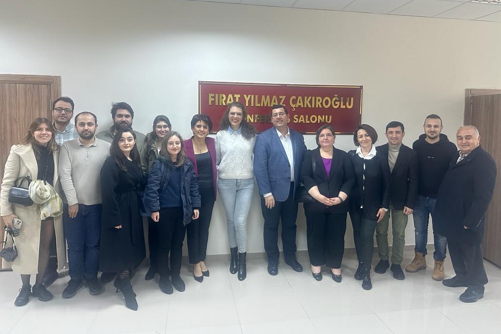 Türk Anesteziyoloji ve Reanimasyon Derneği Marmara Şubesi tarafından Fakültemiz Anesteziyoloji ve Reanimasyon Anabilim Dalı'nın ev sahipliğinde Kardiyovasküler Cerrahi Anestezisinde Hassas Noktalarımız konulu program başarı ile gerçekleştirildi. 4
