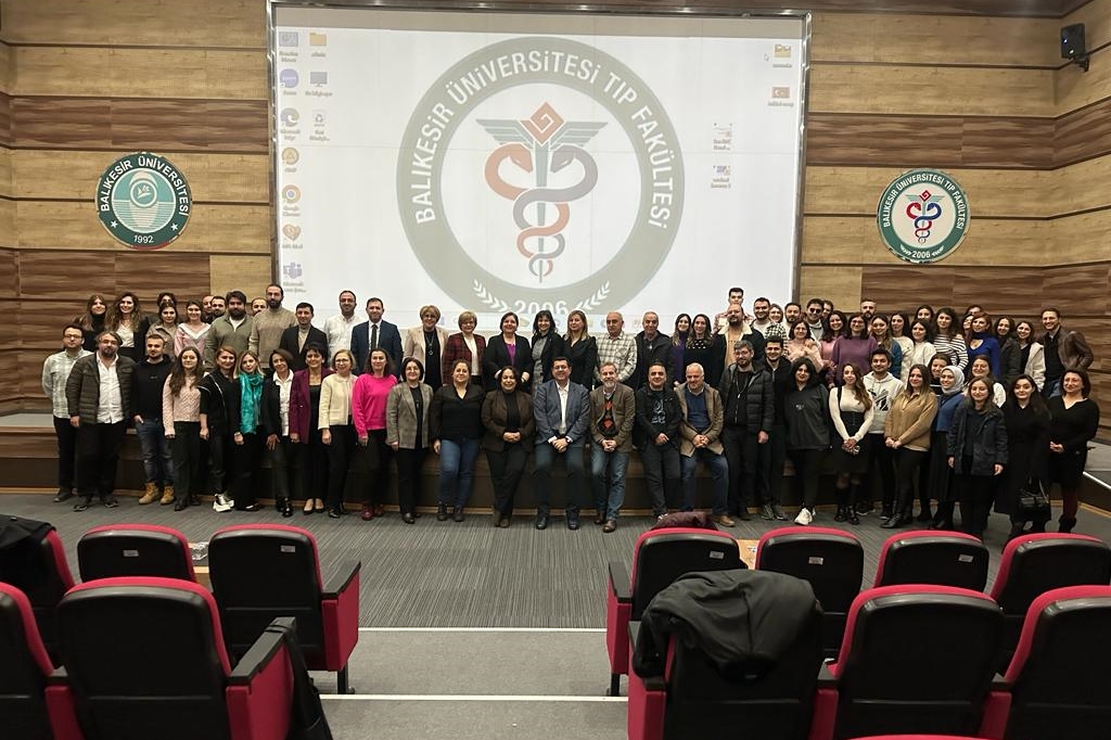 Türk Anesteziyoloji ve Reanimasyon Derneği Marmara Şubesi tarafından Fakültemiz Anesteziyoloji ve Reanimasyon Anabilim Dalı'nın ev sahipliğinde Kardiyovasküler Cerrahi Anestezisinde Hassas Noktalarımız konulu program başarı ile gerçekleştirildi.