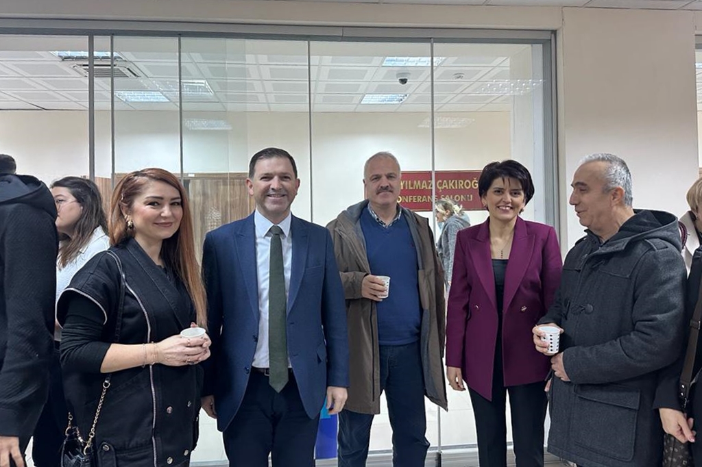 Türk Anesteziyoloji ve Reanimasyon Derneği Marmara Şubesi tarafından Fakültemiz Anesteziyoloji ve Reanimasyon Anabilim Dalı'nın ev sahipliğinde Kardiyovasküler Cerrahi Anestezisinde Hassas Noktalarımız konulu program başarı ile gerçekleştirildi. 8