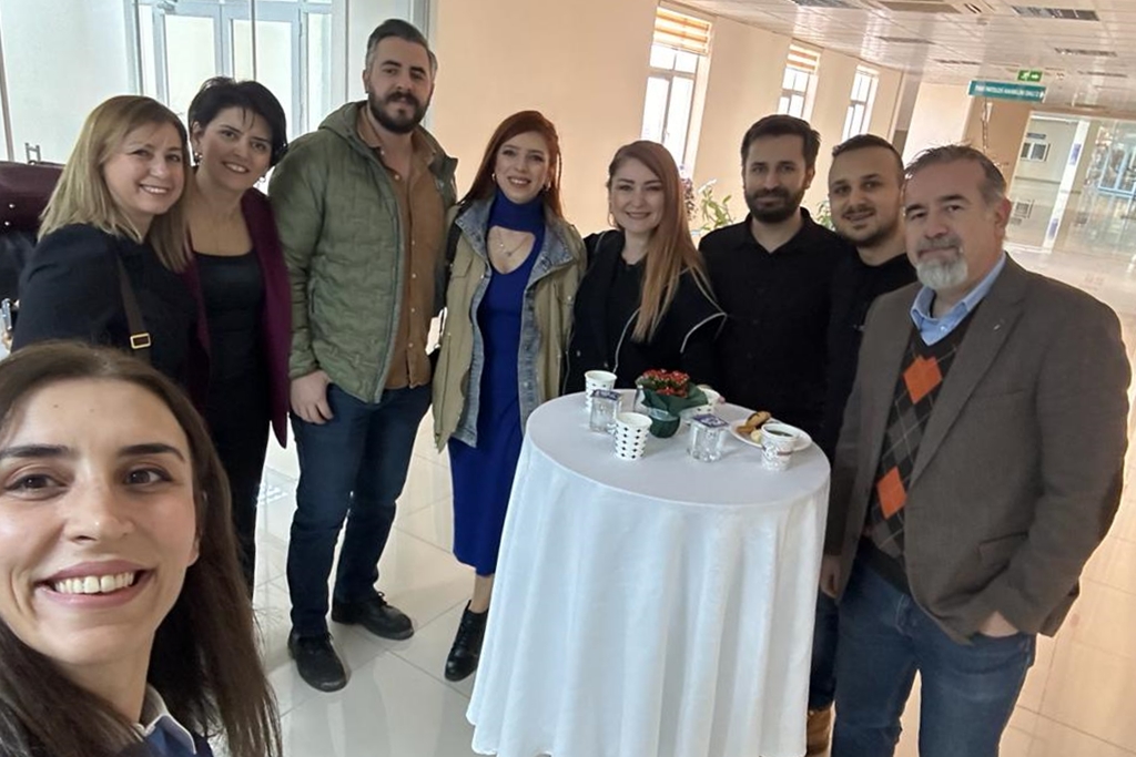 Türk Anesteziyoloji ve Reanimasyon Derneği Marmara Şubesi tarafından Fakültemiz Anesteziyoloji ve Reanimasyon Anabilim Dalı'nın ev sahipliğinde Kardiyovasküler Cerrahi Anestezisinde Hassas Noktalarımız konulu program başarı ile gerçekleştirildi. 10