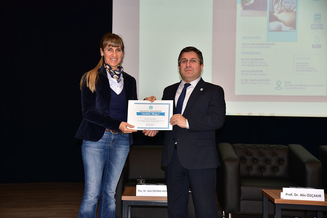 Üniversitemizde Geleneksel ve Tamamlayıcı Tıp Uygulamaları Paneli Düzenlendi 6