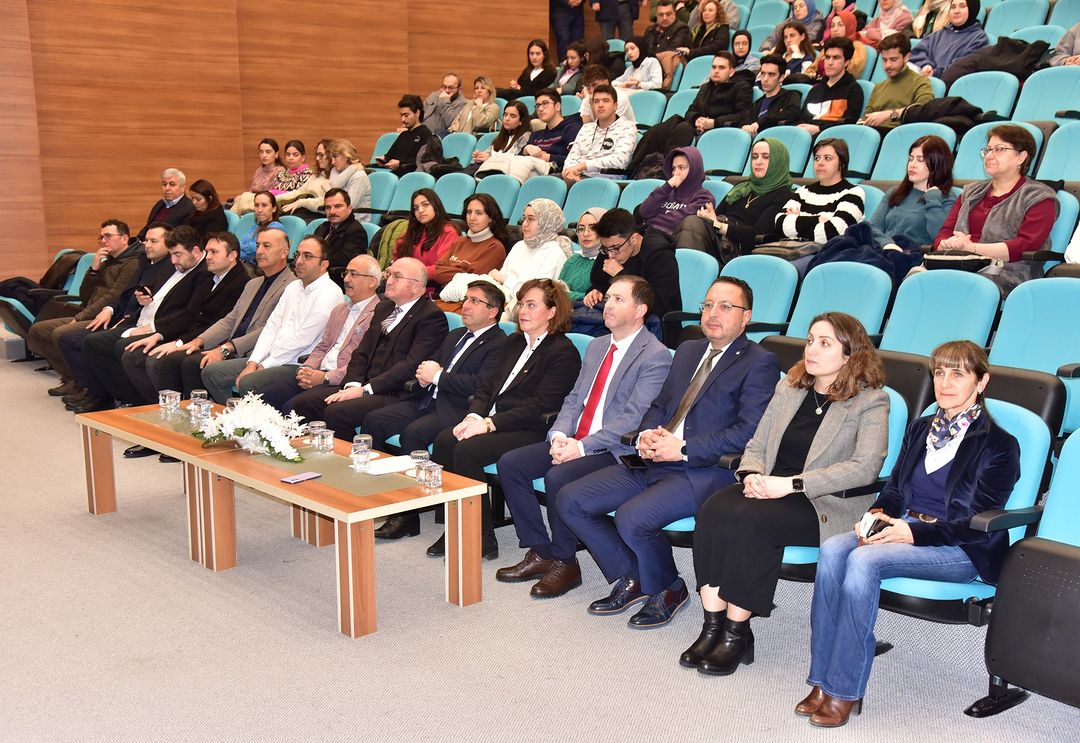 Üniversitemizde Geleneksel ve Tamamlayıcı Tıp Uygulamaları Paneli Düzenlendi 2
