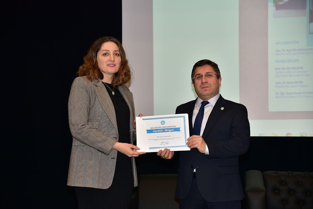 Üniversitemizde Geleneksel ve Tamamlayıcı Tıp Uygulamaları Paneli Düzenlendi 7