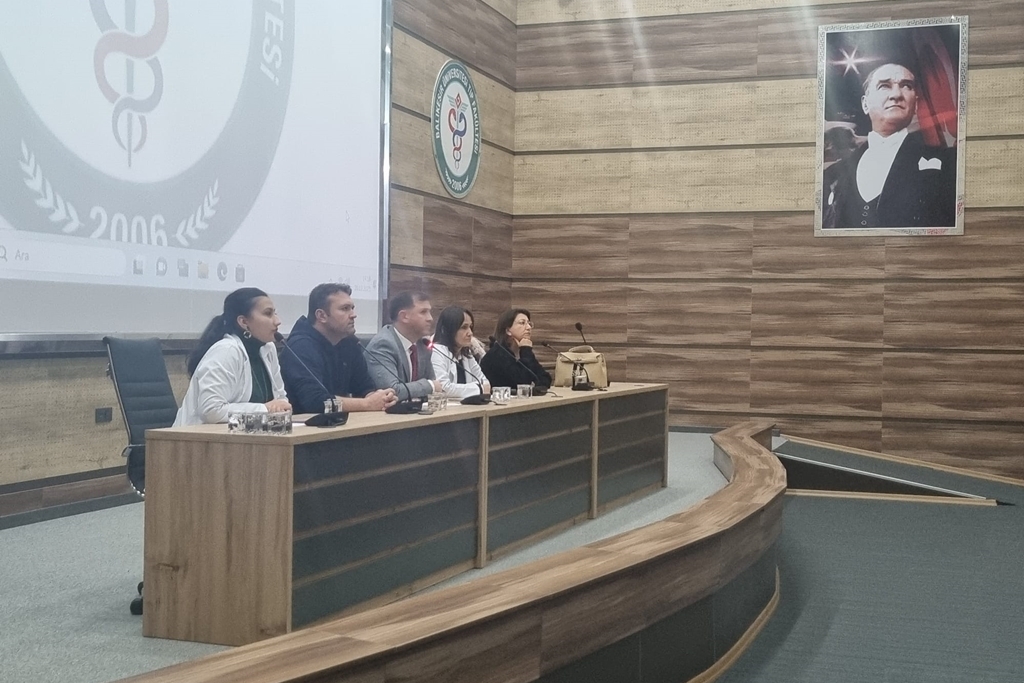 Dekan-Öğrenci buluşmalarının ilki niteliğindeki buluşma bugün Fakültemiz Dönem-6 öğrencileriyle gerçekleştirildi. 3