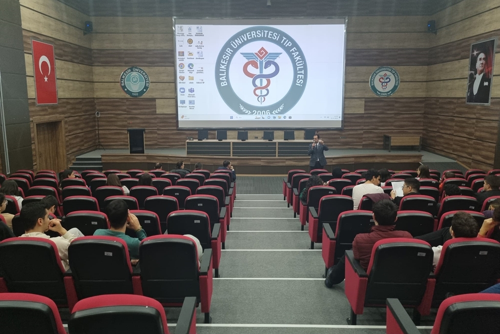 Üniversitemiz Sağlık Kültür Spor Daire Başkanlığı tarafından Fakültemiz Dönem-1 ve Dönem-2 öğrencilerine yönelik kulüp ve etkinlik tanıtımı yapıldı