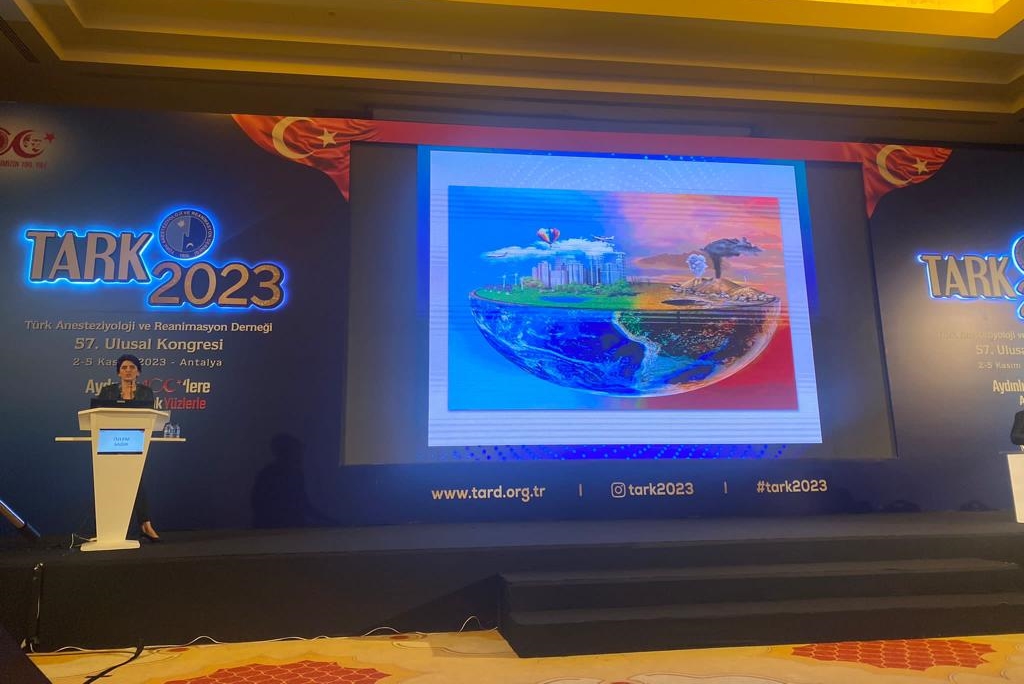 Fakültemiz Öğretim Üyesi Prof. Dr. Özlem Sağır Antalya’da gerçekleştirilen Türk Anesteziyoloji ve Reanimasyon Derneği 57. Ulusal Kongresi’nde Fakültemizi gururla temsil etti