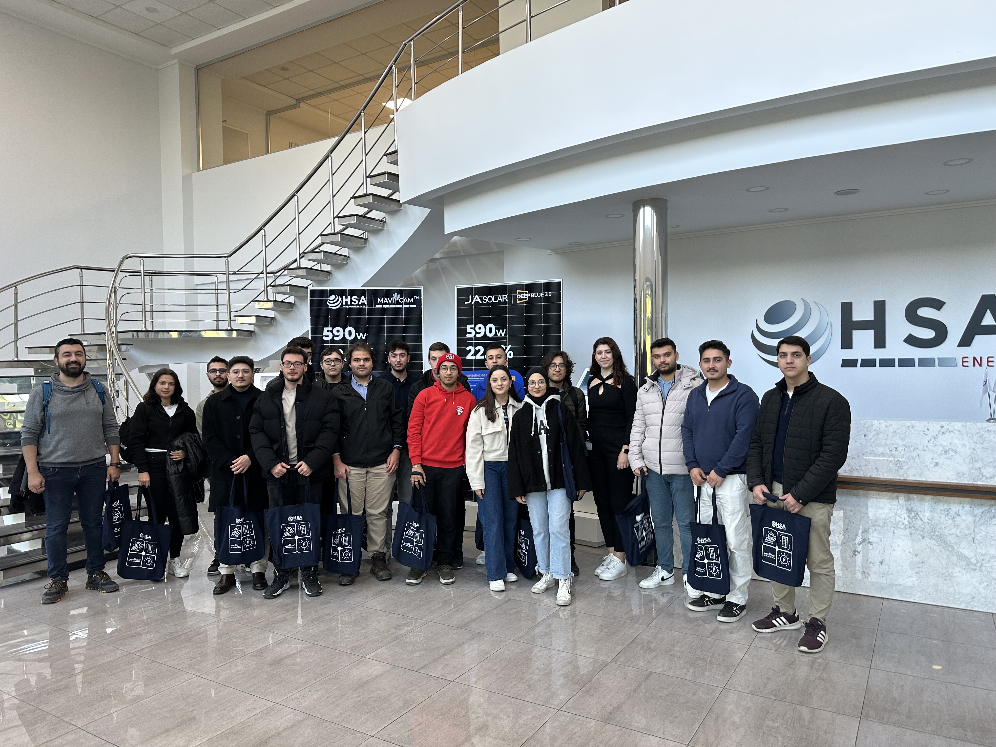 Uluslararası Elektrik Elektronik Mühendisliği Topluluğu (IEEE) öğrencileri Manisa OSB HSA Enerji Teknik Gezisi