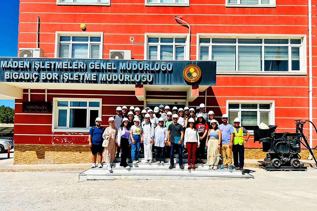 Fakültemiz Halk Sağlığı Anabilim Dalı tarafından Etimaden Bigadiç Bor İşletme Müdürlüğü'ne eğitim gezisi düzenlendi