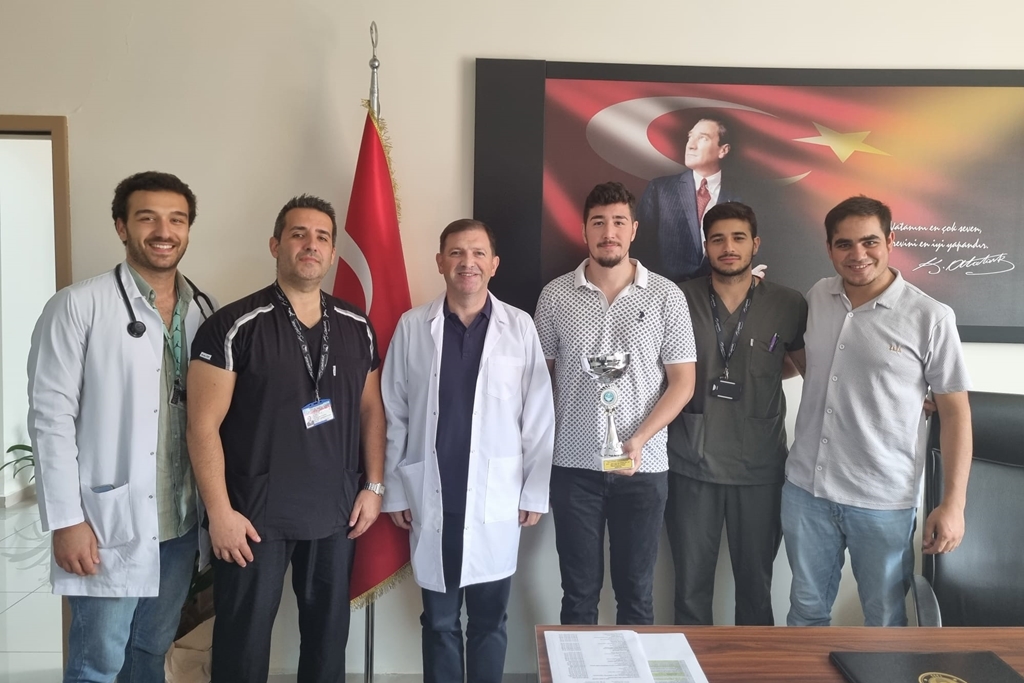 Fakültemiz Basketbol Takımı Dekanımıza ziyaretlerini gerçekleştirdi