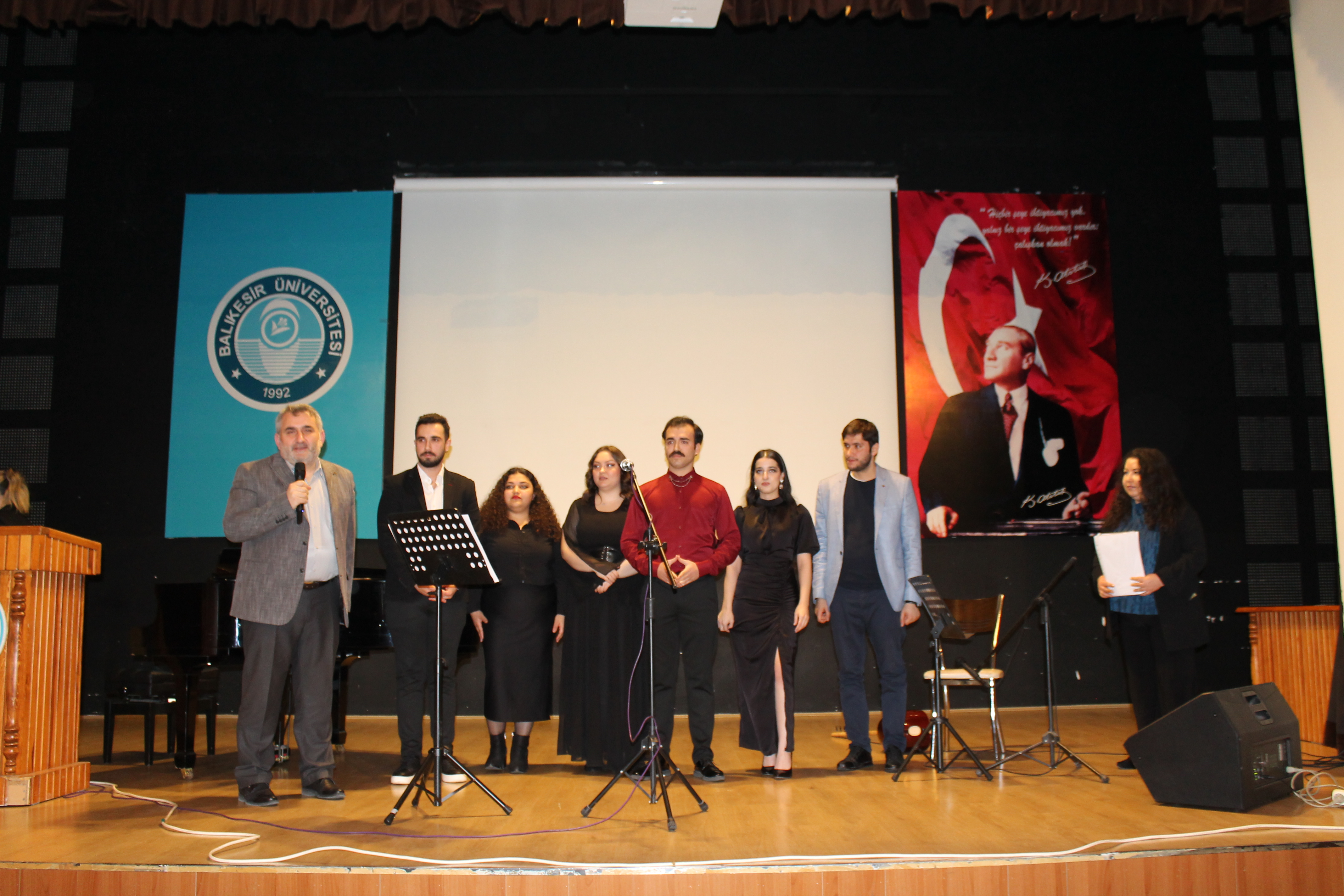 Müzik Eğitimi Anabilim Dalı Öğrencilerinden Şan Dinletisi 7