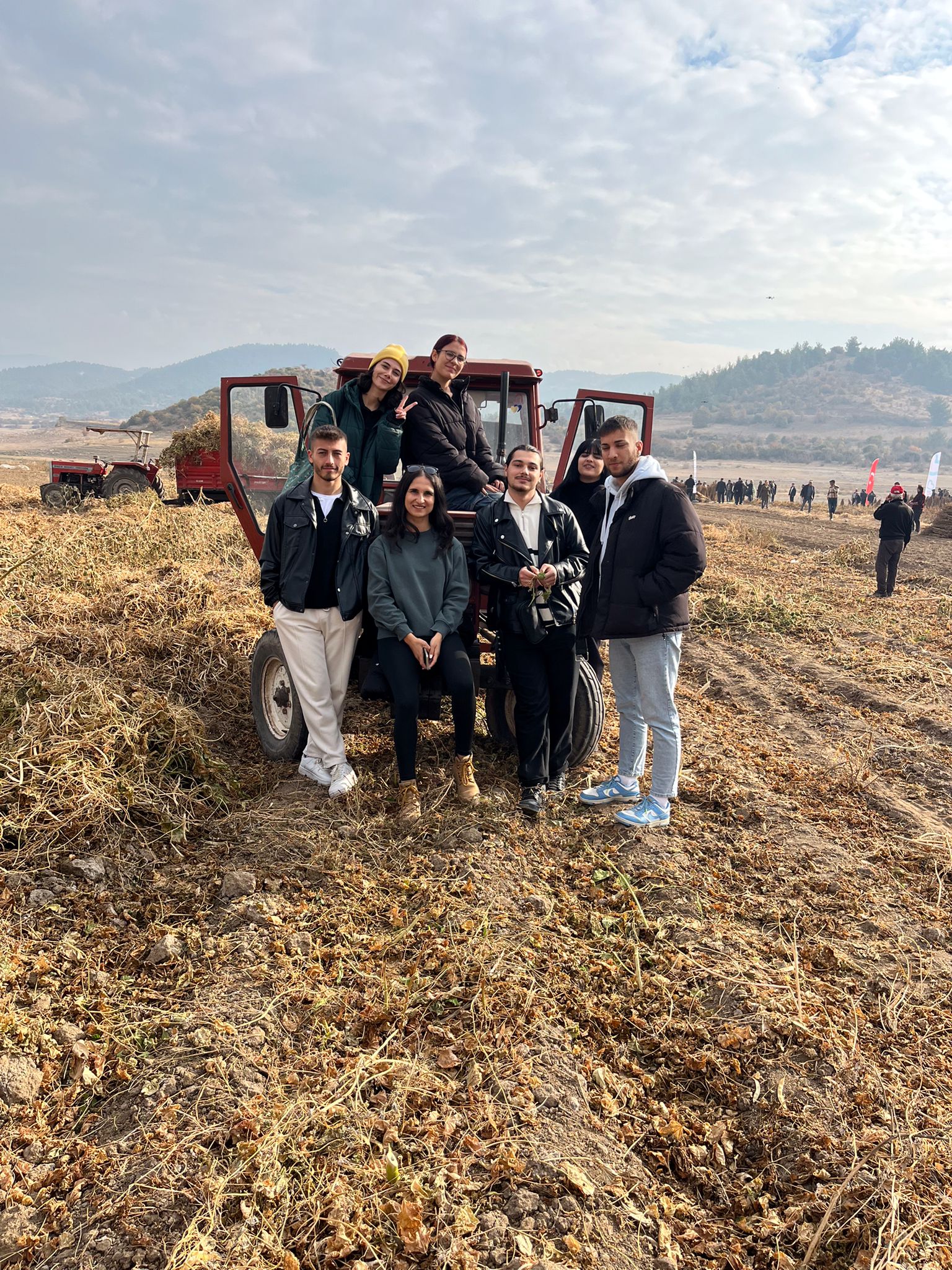 Dış Ticaret Bölümü Öğrencileri Susam Hasadına Katıldı 2