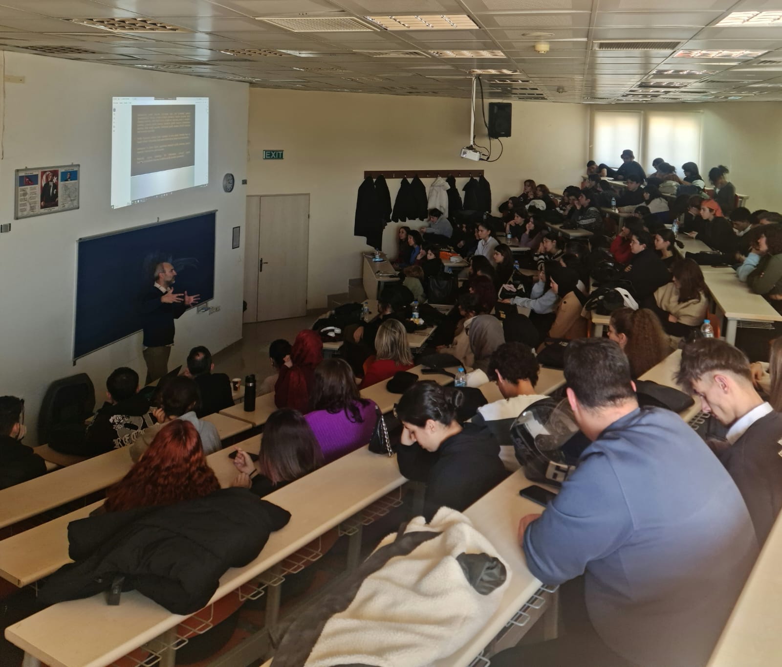 Tasarım Bölümü Grafik Tasarımda Disiplinler Arası Yaklaşım Semineri 4