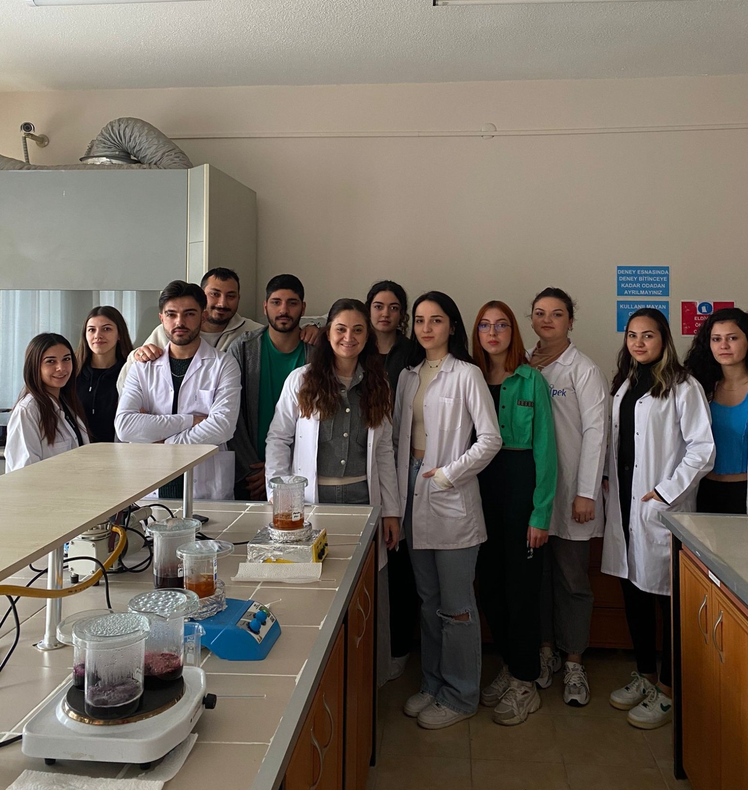 Kimya Teknolojisi Programı öğrencileri yün iplik boyama tekniklerini öğrendiler 5