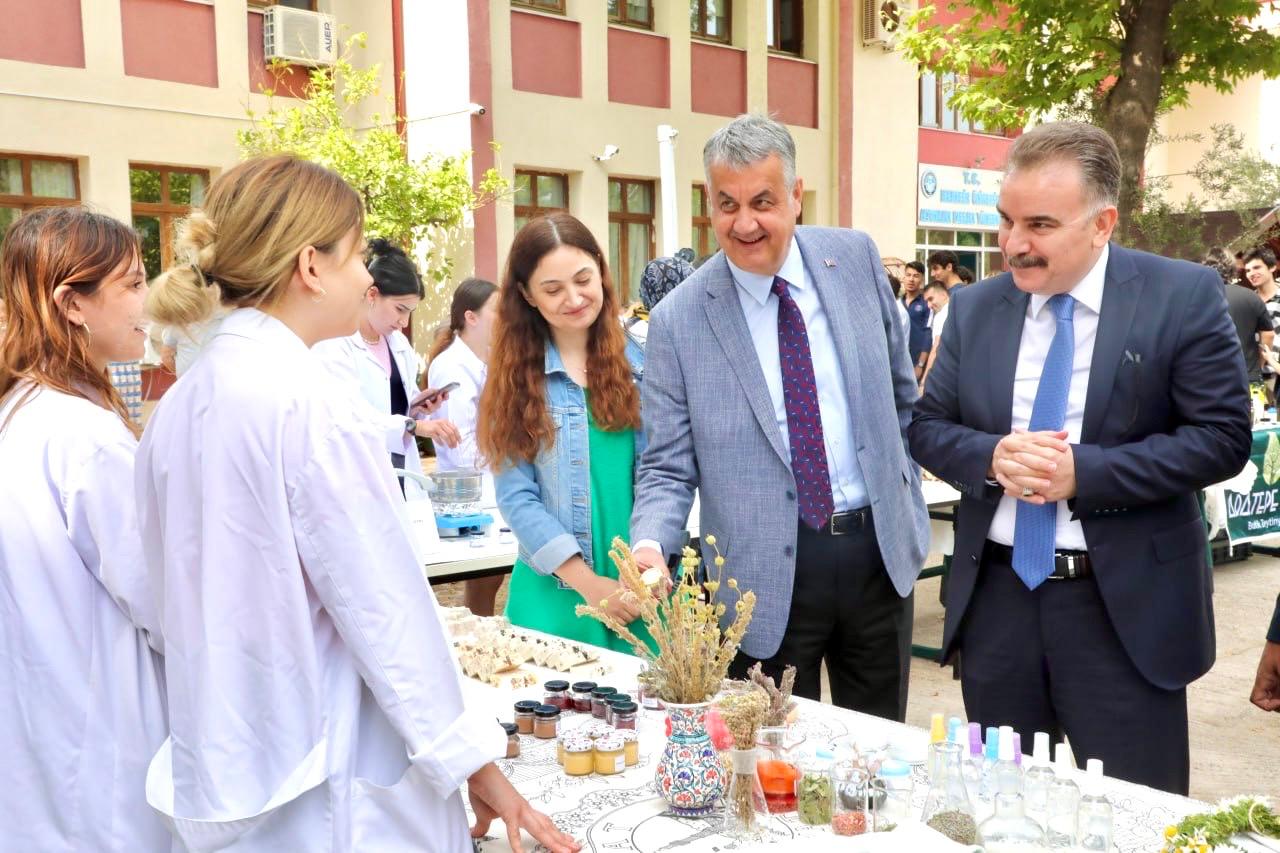 Altınoluk Meslek Yüksekokulu’nda 1. Bilim ve Bahar Şenliği Gerçekleştirildi 3