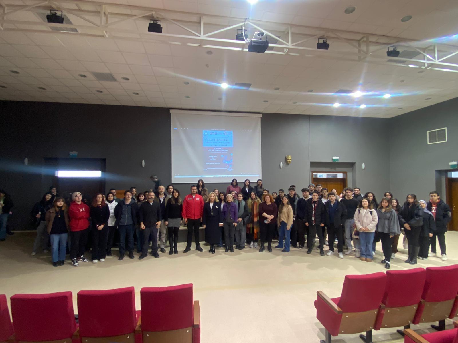 2025 Teknofest Yarışmalarının Tanıtımı Seminer Setimizin İlki Güzel Sanatlar Fakültesinde Gerçekleşti 4