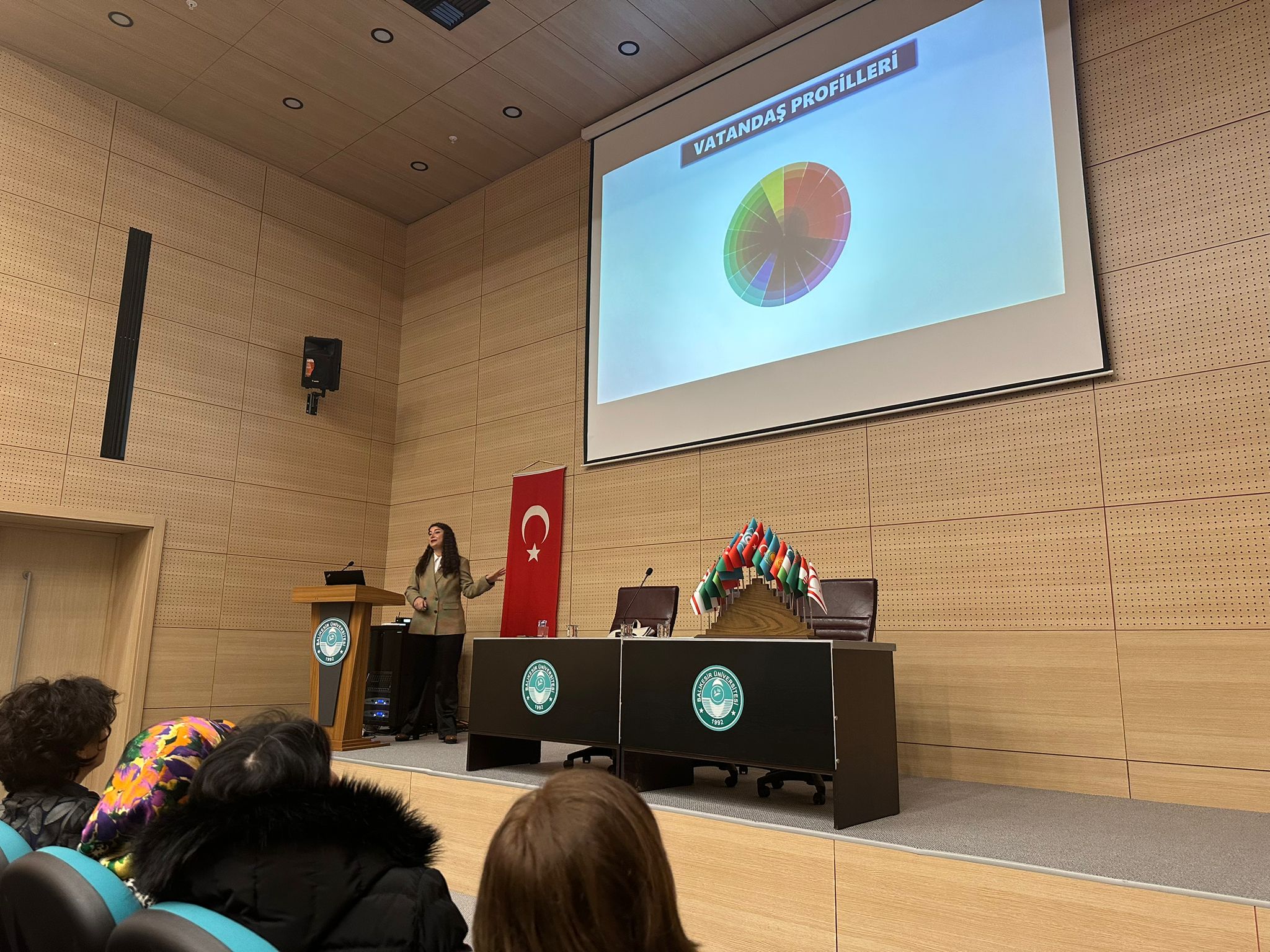 Üniversitemiz İdari Personeline "Bütünsel İletişim Becerileri" Konulu Eğtim Verildi 3
