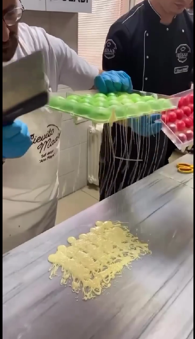 Karahisar Pastaneleri ve Çikolata Atölyesi 2