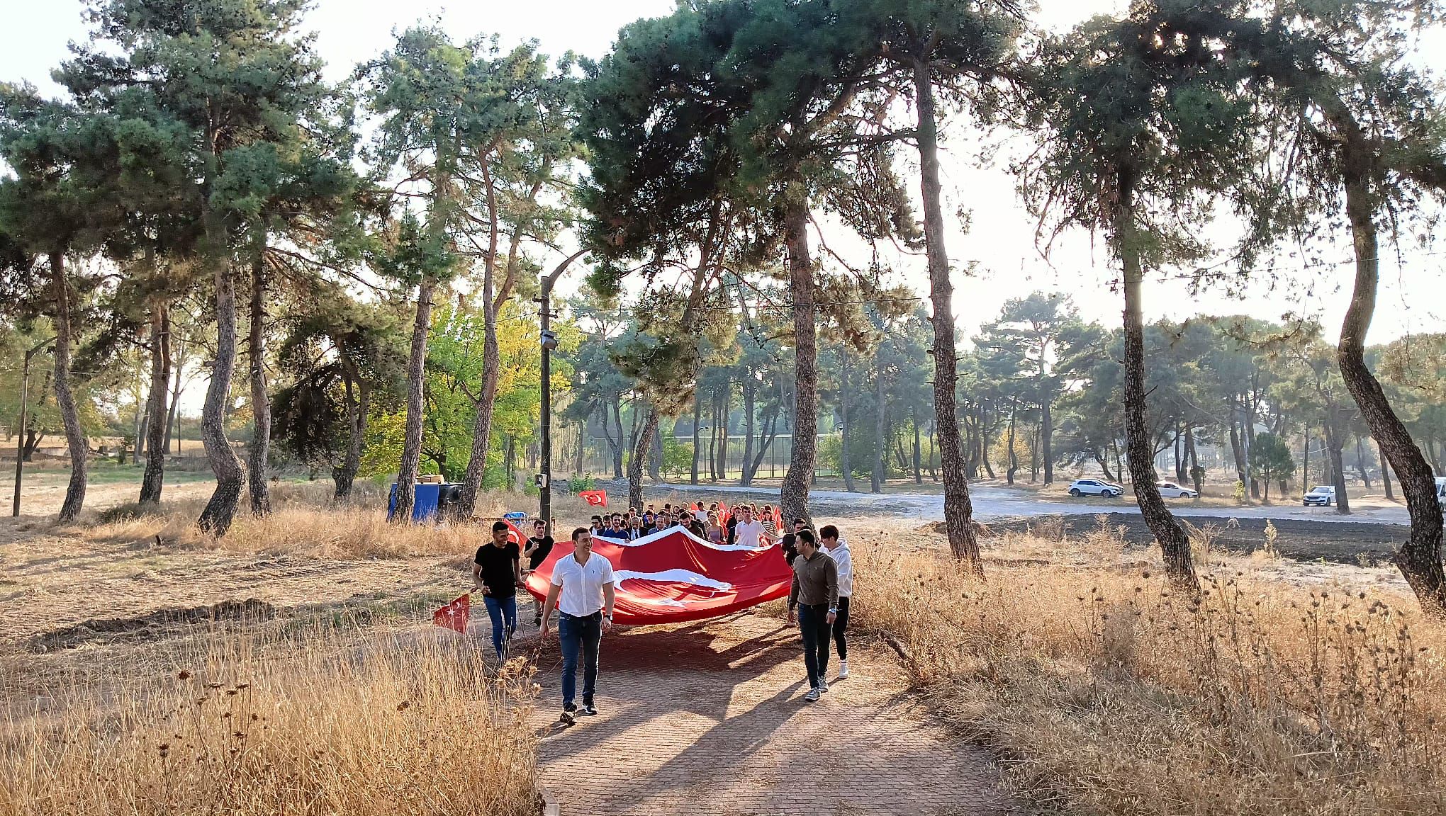 Cumhuriyetimizin 100. Yılında "Şehitlik Anıt Yürüyüşü" düzenlendi. 2