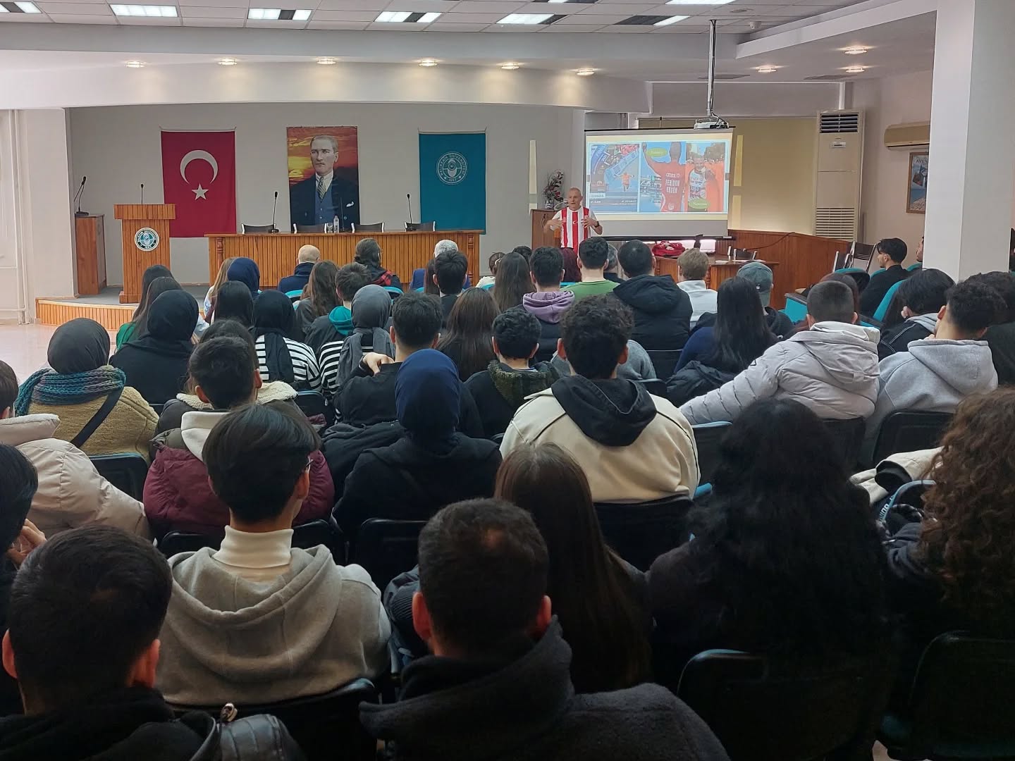 50. Yılda Mezun Öğrenci Buluşmaları Kapsamında "Girişimcilik, Spor ve Turizm" Konulu Etkinlik Gerçekleştirildi 1