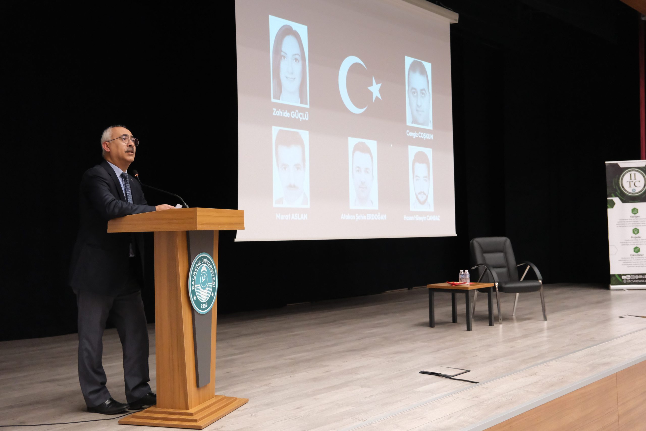 Balıkesir Üniversitesi’nde Havacılık Sektöründe AR-GE ve Üniversite-Sanayi İşbirliği Konferansı 3