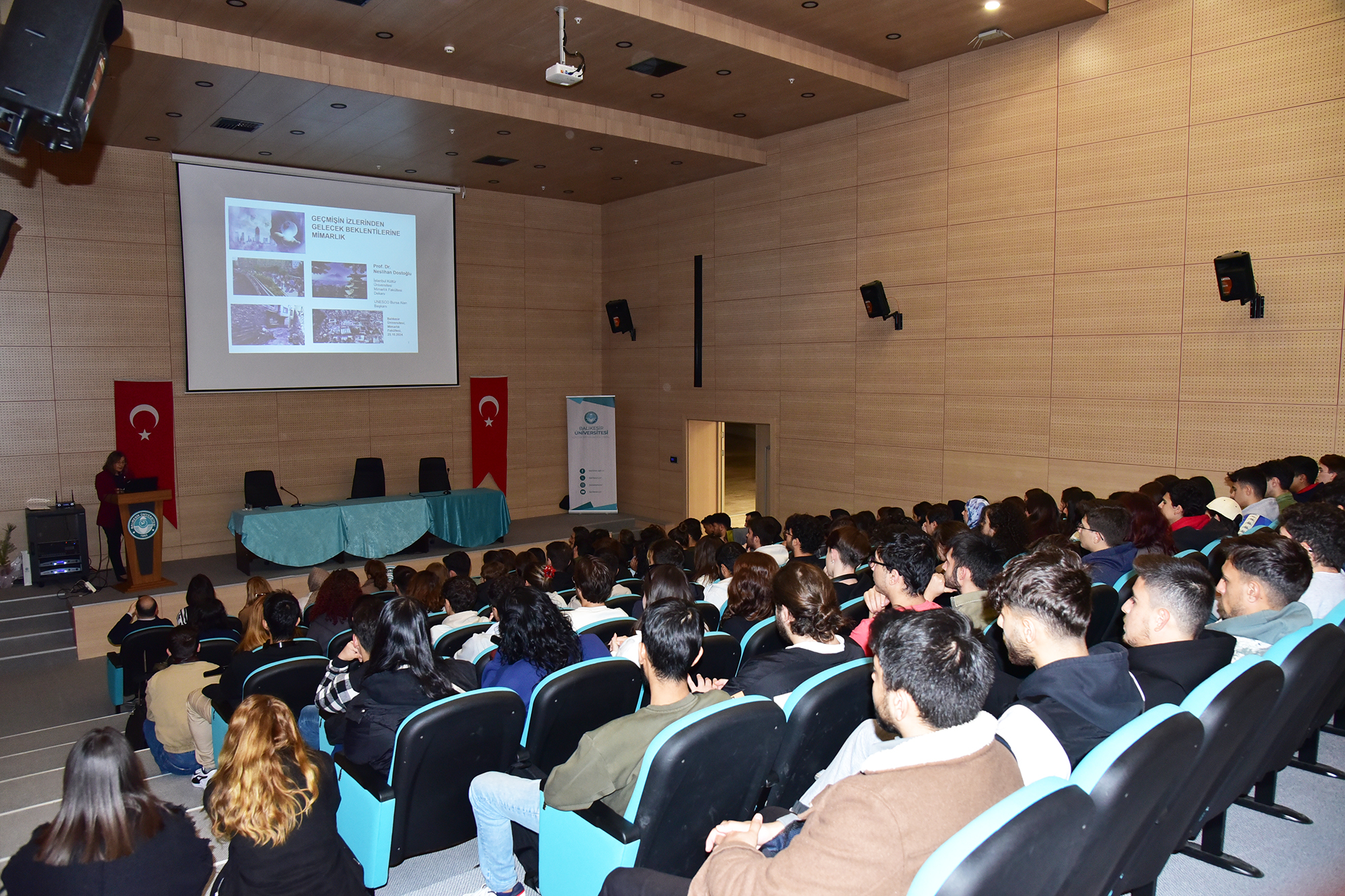 Mimarlık Fakültesinde Açılış Dersi Etkinliği Gerçekleştirildi 2