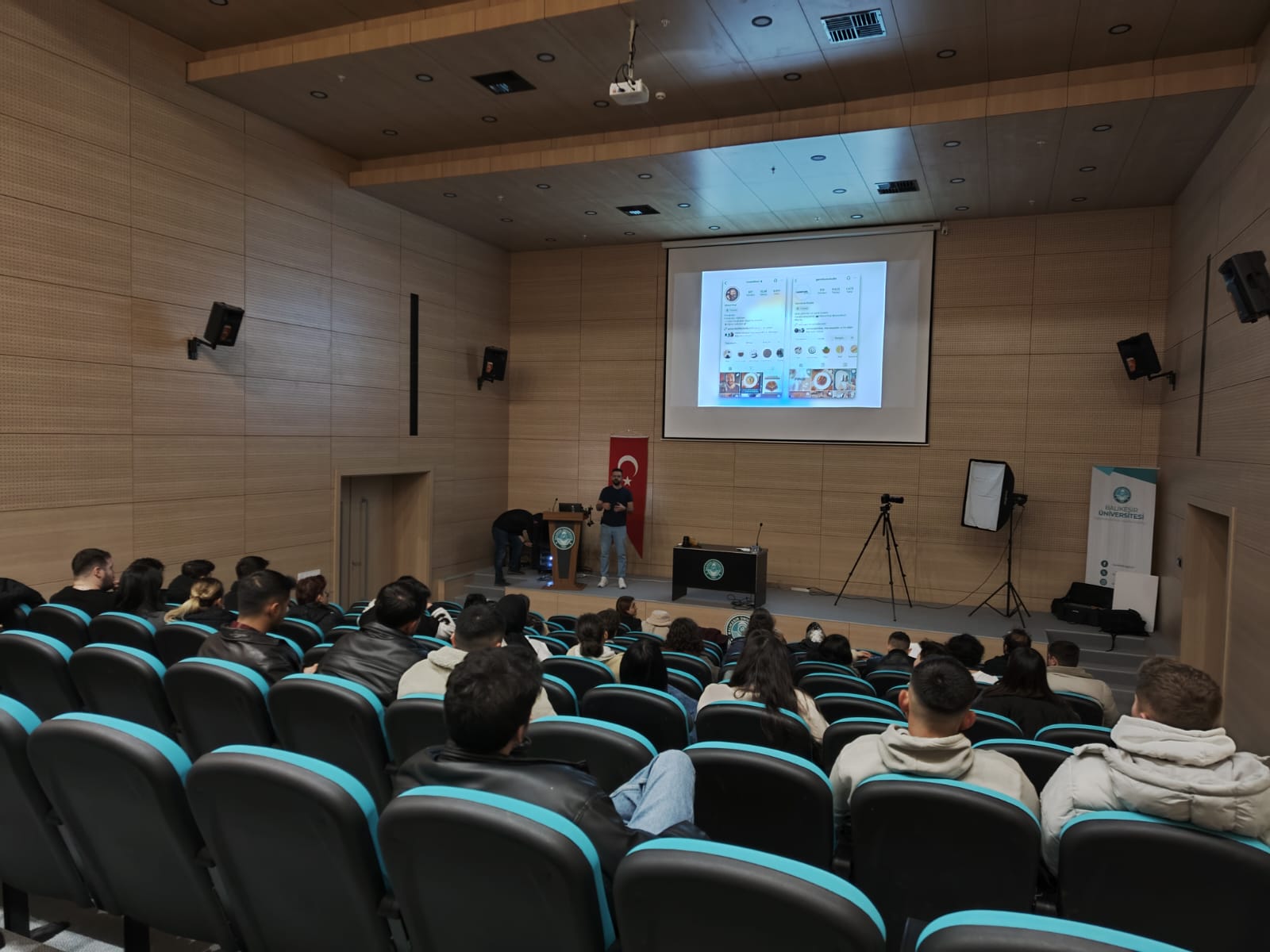Yemek ve ürün fotoğrafçısı Mesut Koçi' nin sunumuyla "Yemek Fotoğrafçılığı" semineri gerçekleşti 3