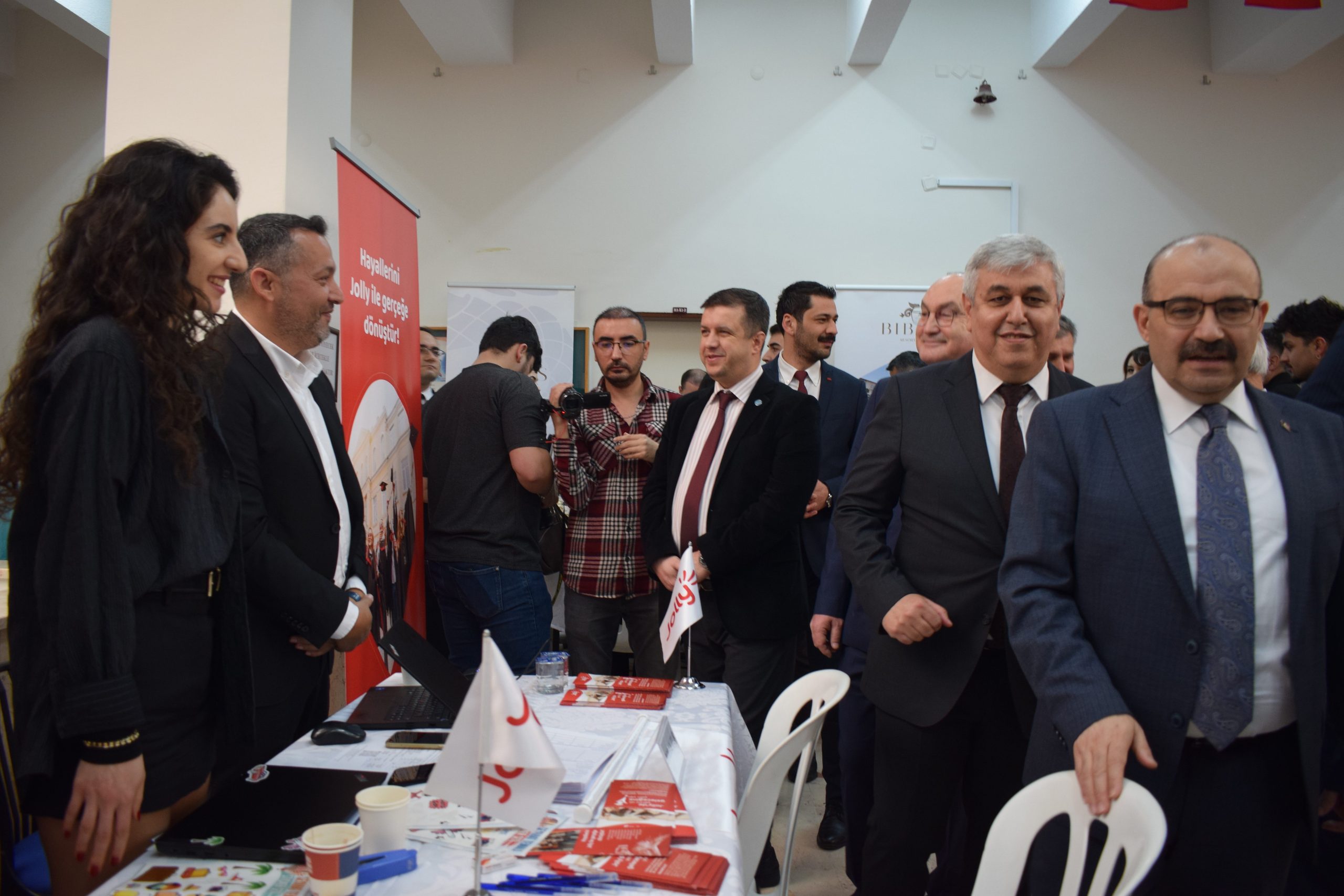 Turizm Eğitiminde 50 Yıllık Birikimiyle BAÜN Turizm Fakültesi, XVI. İstihdam ve Kariyer Günleri Kapsamında Turizm Sektörü ve Öğrencileri Bir Araya Getirdi 2