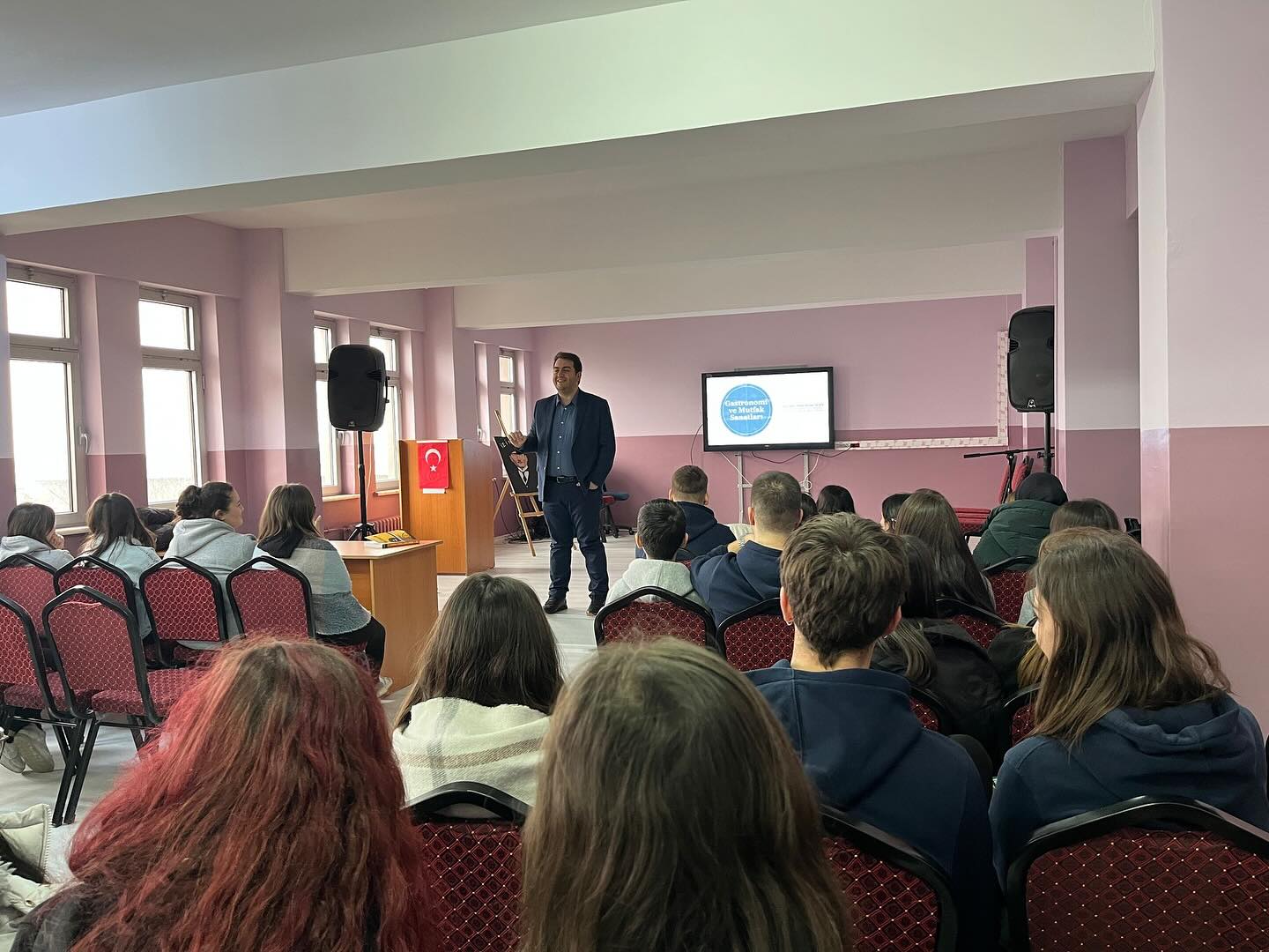 Balıkesir İnebey Anadolu Lisesi Kariyer ve Meslek Tanıtım Günü Kapsamında Seminer Verildi
