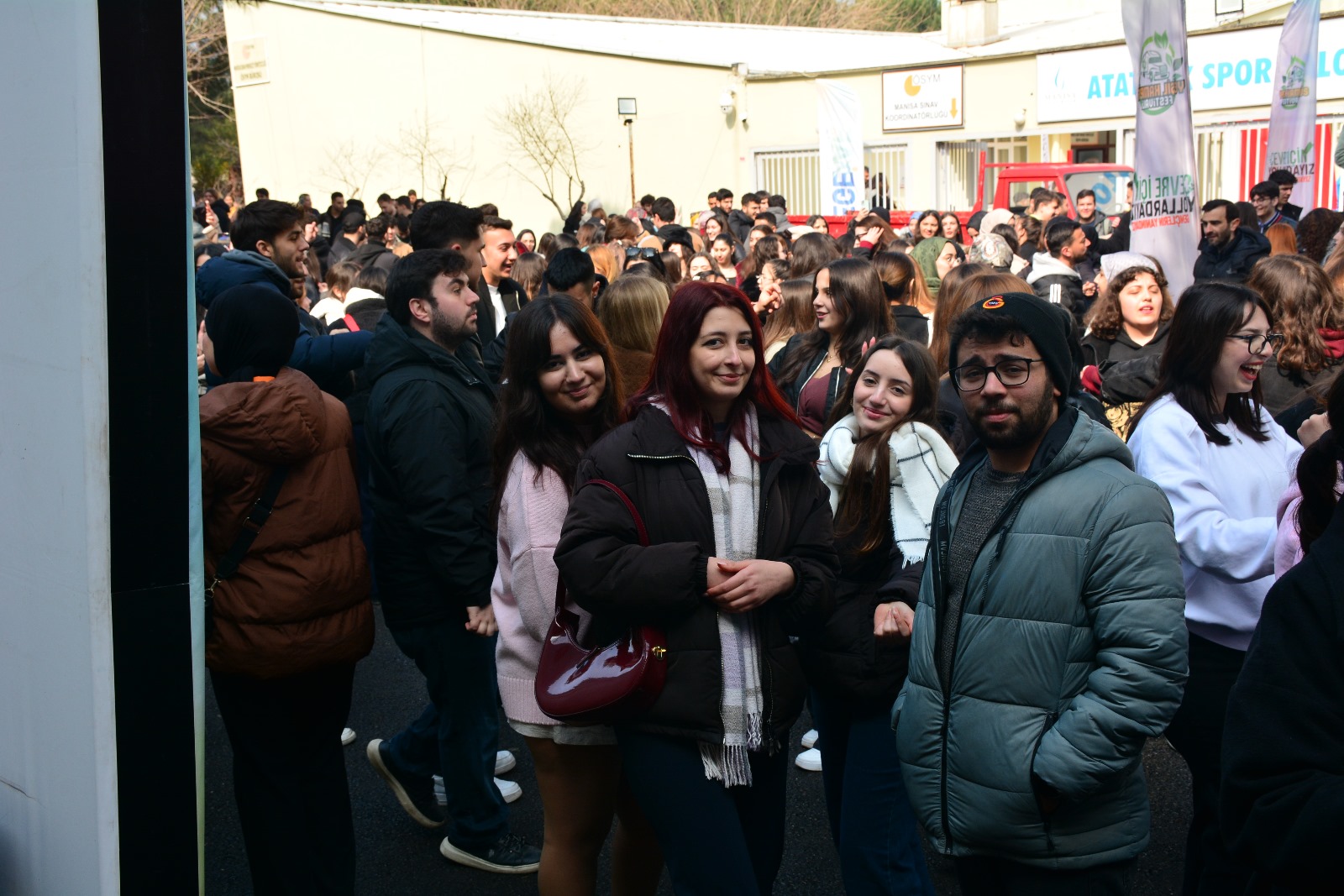 Balıkesir Üniversitesi Öğrenci Toplulukları Manisa Celal Bayar Üniversitesinde düzenlenen Ege Kariyer Fuarına (EGEKAF) katılım sağladı 1