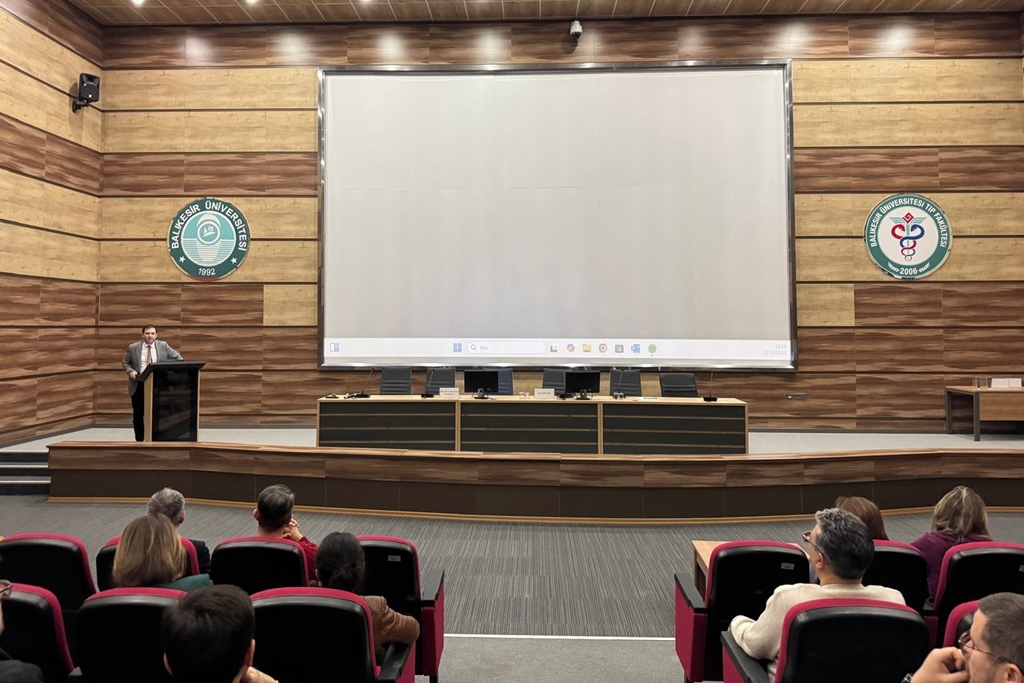 Fakültemizde Sağlık Alanında Akademik Amaçlı Yapay Zeka Kullanımı Paneli gerçekleştirildi 6