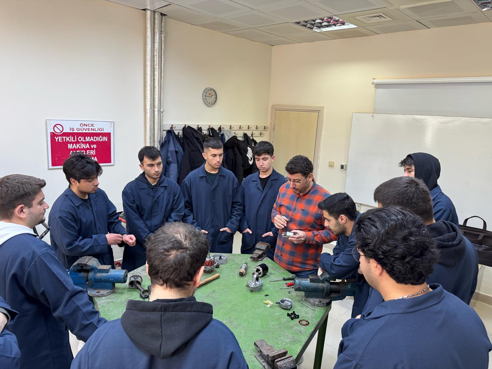 Otomotiv Laboratuvarında Uygulamalı Eğitimler 2