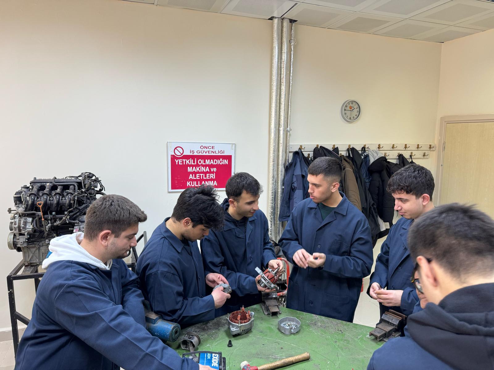 Otomotiv Laboratuvarında Uygulamalı Eğitimler 3
