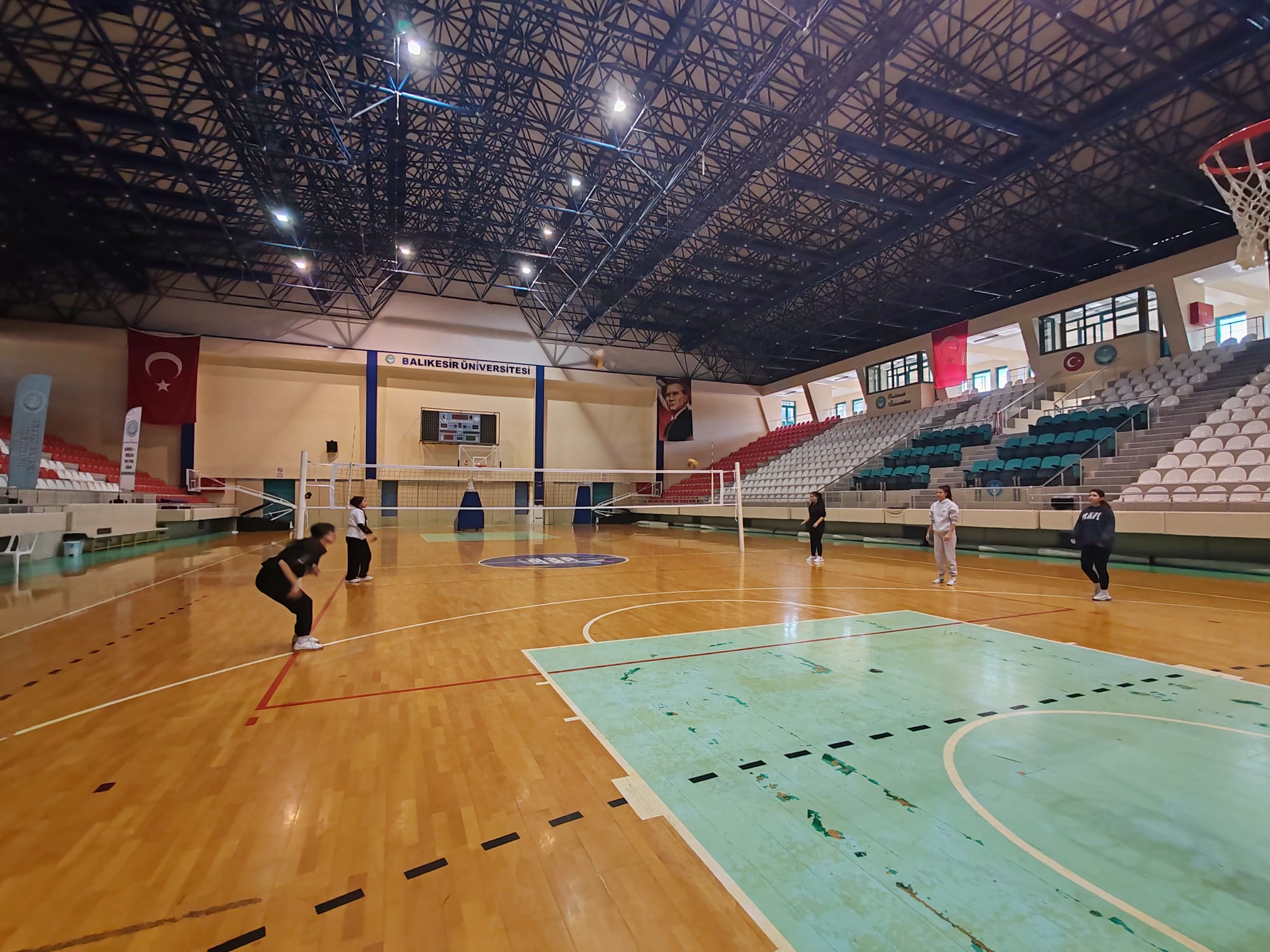 Balıkesir Üniversitesi Hukuk Fakültesi Kadın Voleybol Takımı Kuruldu!