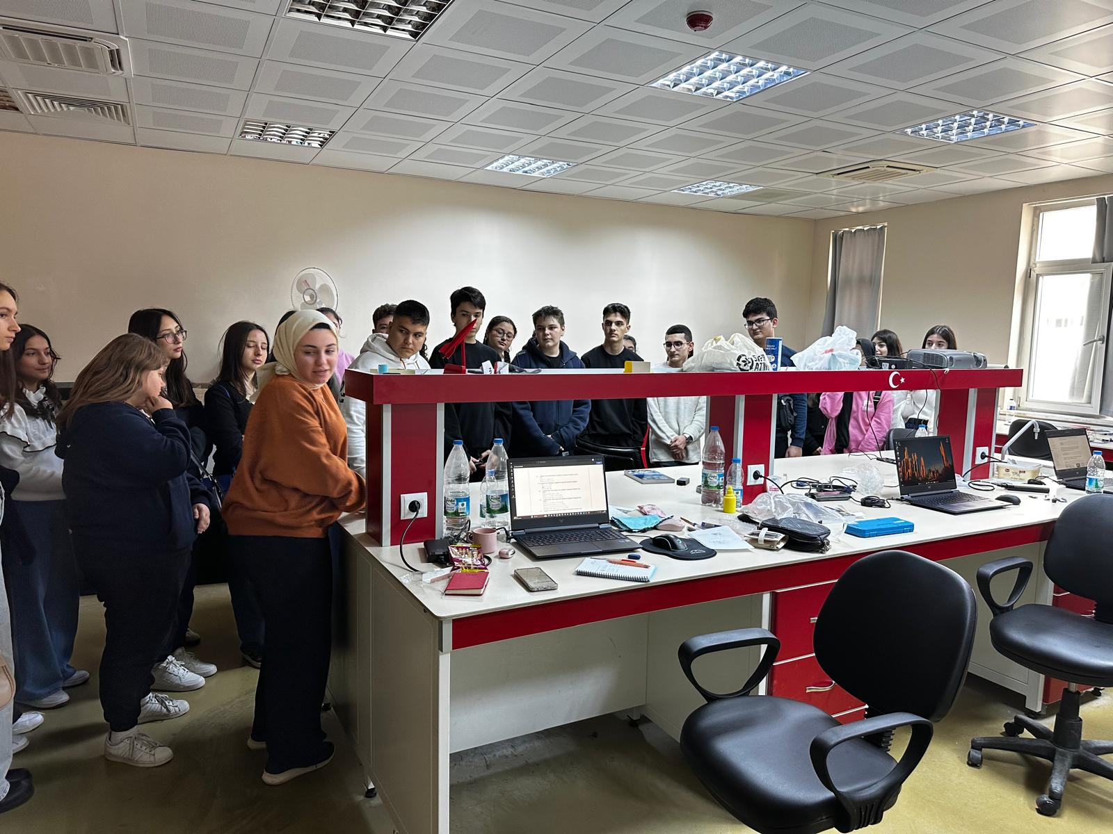 Yenice Vali Muhterem İnce Fen Lisesi Öğrencilerinden Bölümümüze Ziyaret 3