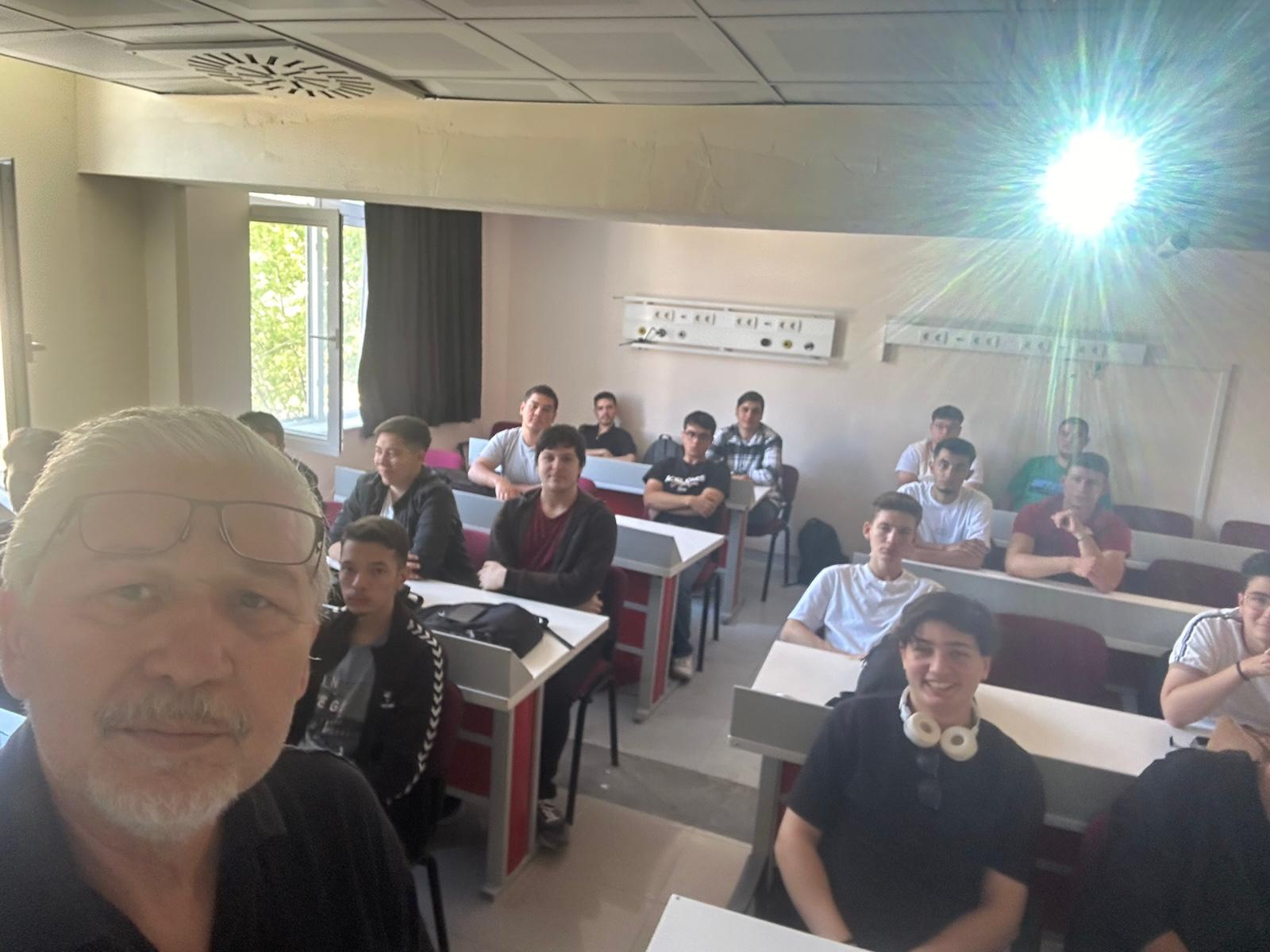 2024-2025 Eğitim-Öğretim Yılı Oryantasyon Toplantısı Bölümümüz Öğrencile ile Gerçekleştirildi. 1