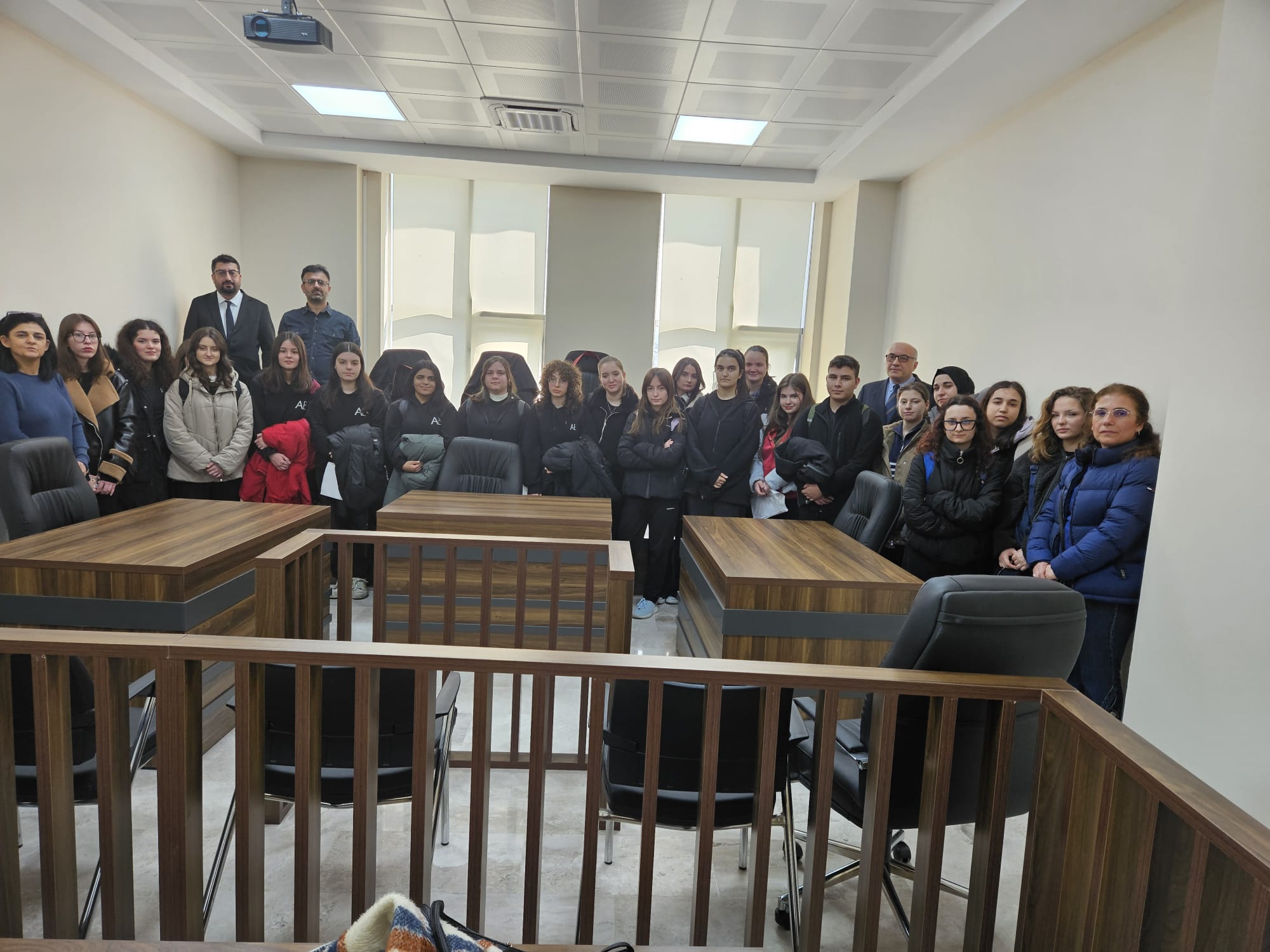  Adnan Menderes Anadolu Lisesi Felsefe Kulübü öğrencileri Hukuk Fakültemizi ziyaret ettiler