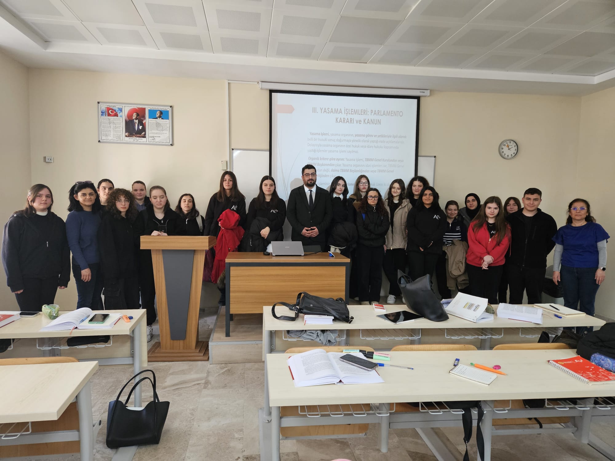  Adnan Menderes Anadolu Lisesi Felsefe Kulübü öğrencileri Hukuk Fakültemizi ziyaret ettiler 2