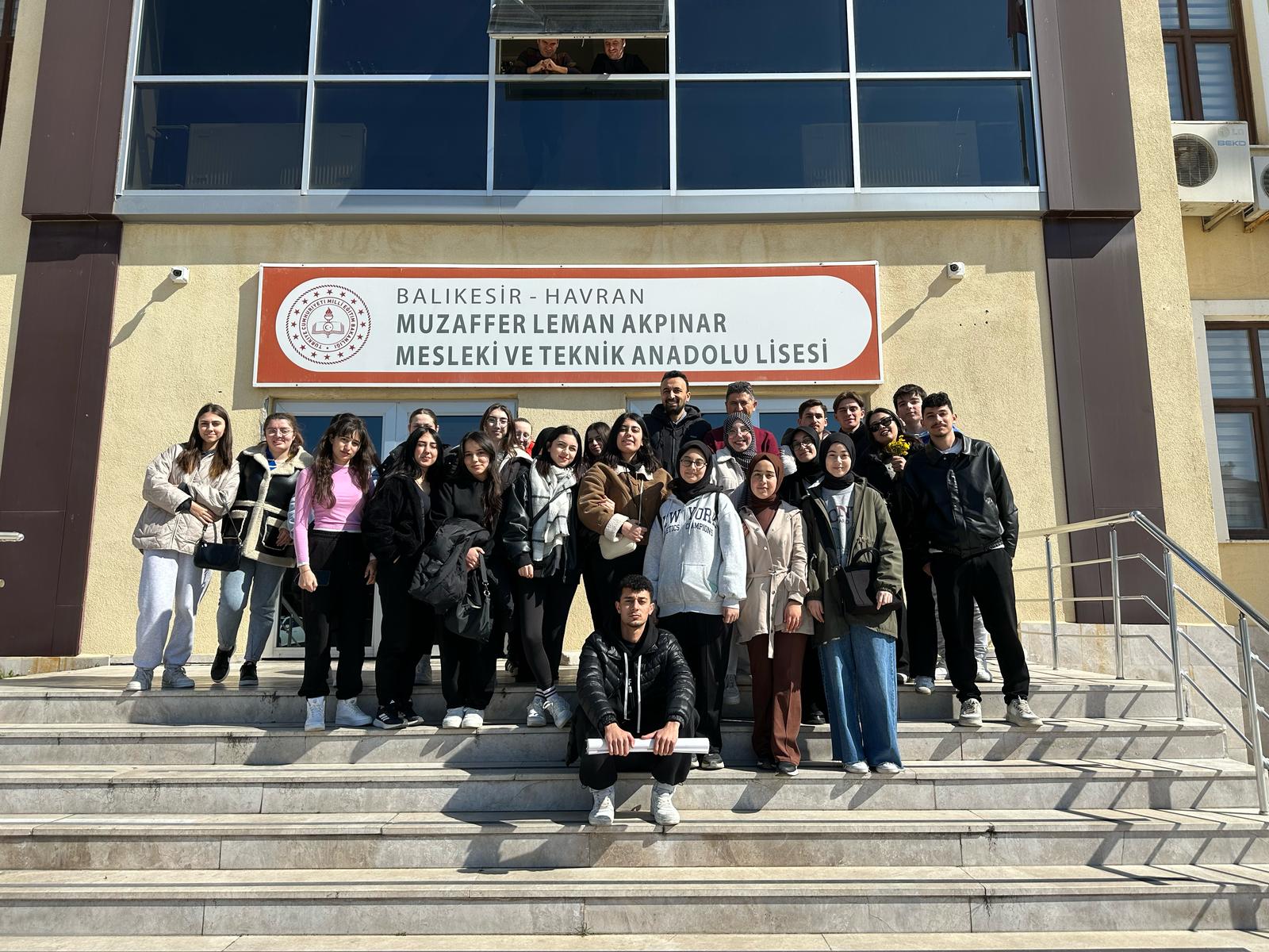 BİR TEBESSÜM, BİN MUTLULUK