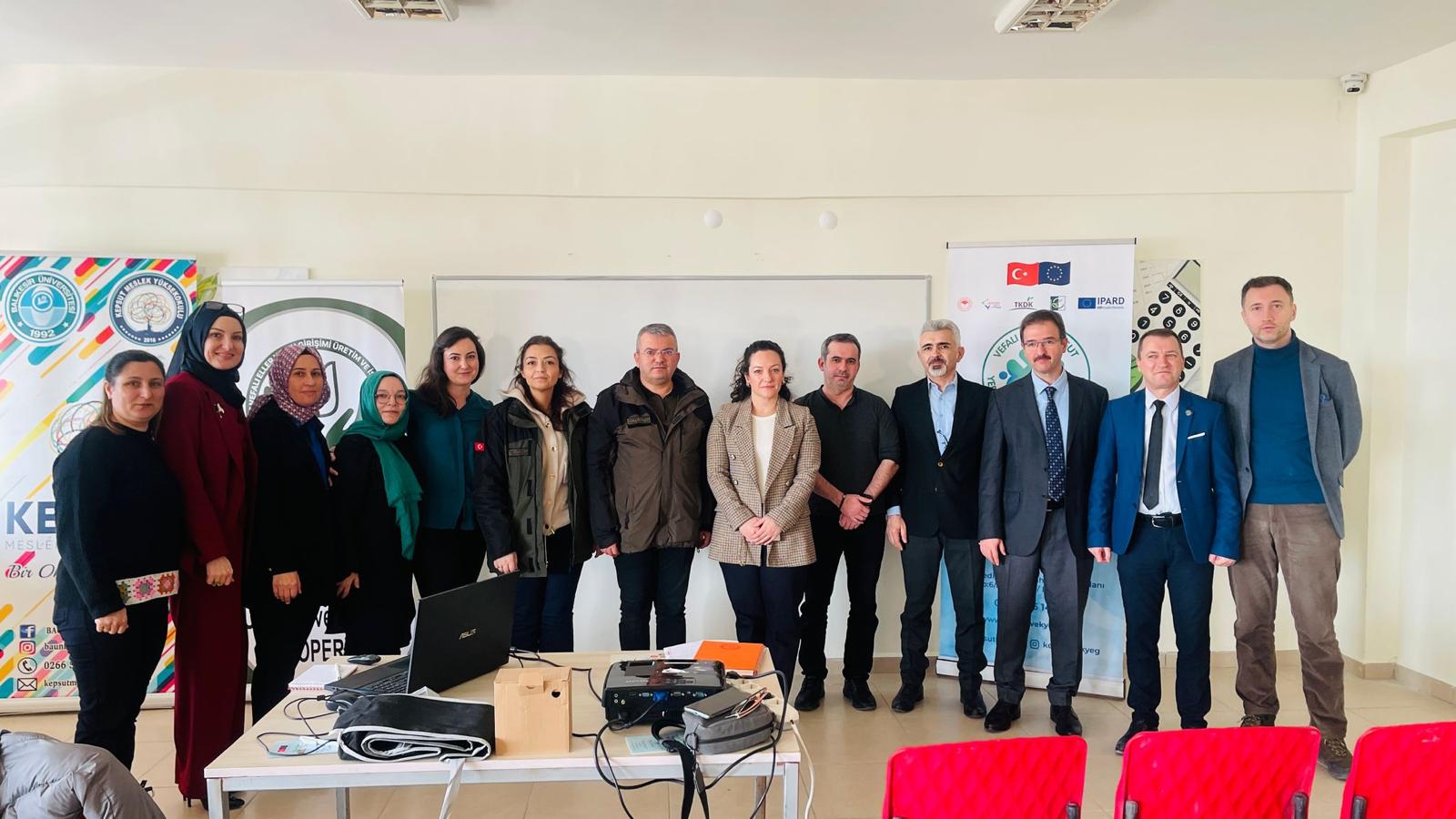 Yüksekokulumuzda Vefalı Yurt Yerel Eylem Gurubu Derneği işbirliğiyle “IPARD Programı Teşvikleri” söyleşisi düzenlendi. TKDK Proje Uzmanı Nevzat Göksu ve ekibine, katılım sağlayan öğrencilerimize teşekkür ederiz. 
