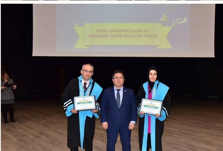 Akademik teşvik töreninde ödül alan yüksekokulumuz öğretim üyelerimiz