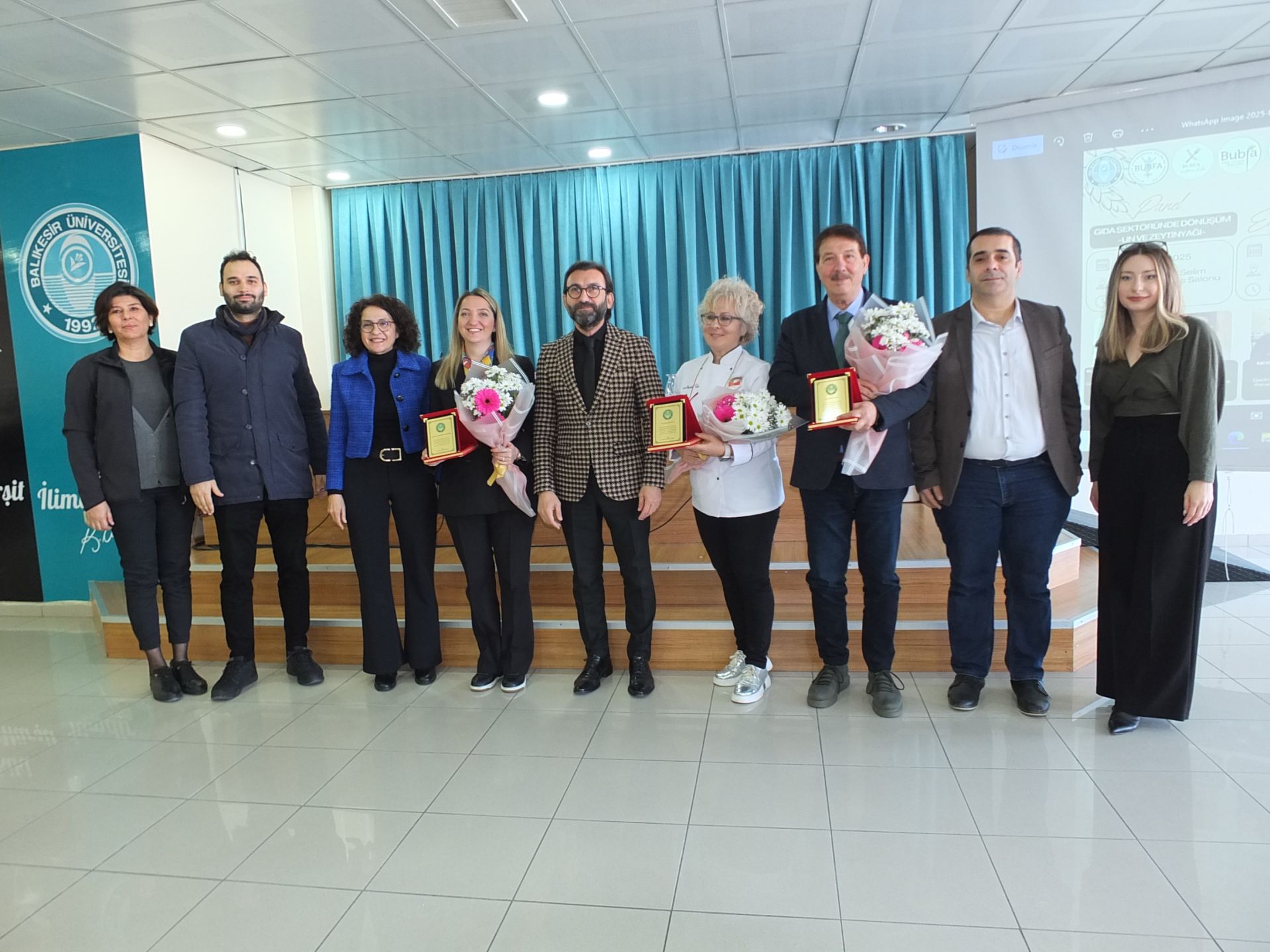 Burhaniye de Üniversite sektör buluşması ilgi gördü