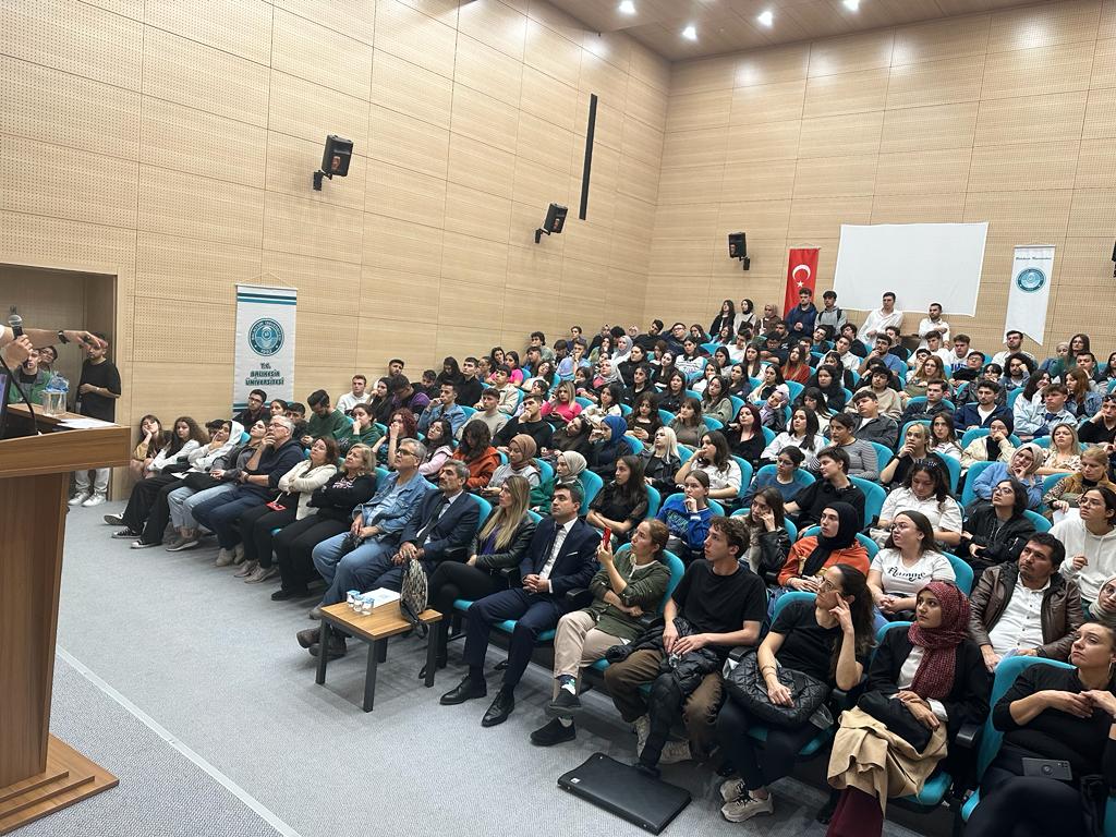 Siber Zorbalık ve Güveli İnternet Kullanımı Semineri Düzenlendi.