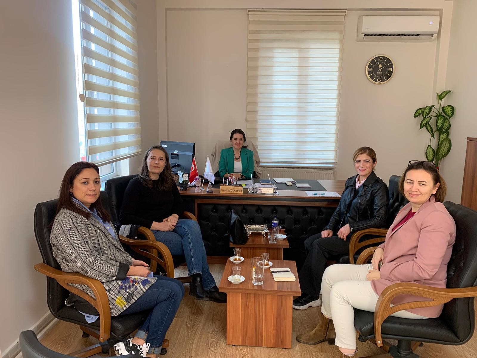 Yüksekokulumuzdaki Engelli Öğrencilerle İlgili Yapılabilecek Projeler Hakkında Büyükşehir Belediyesi ile İşbirliği Yapıldı.