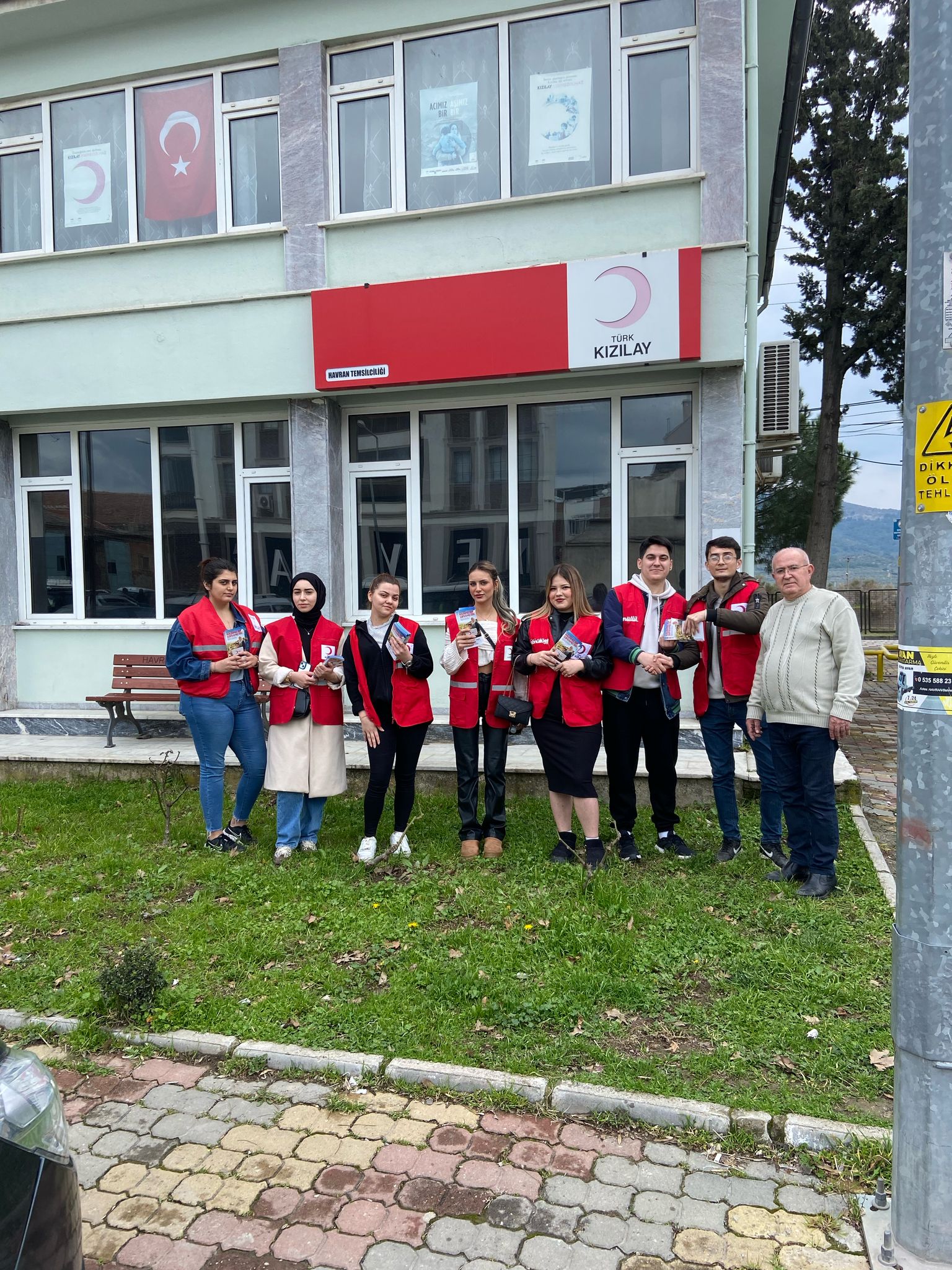 KÜÇÜK BİR YARDIM, BÜYÜK BİR FARK YARATABİLİR