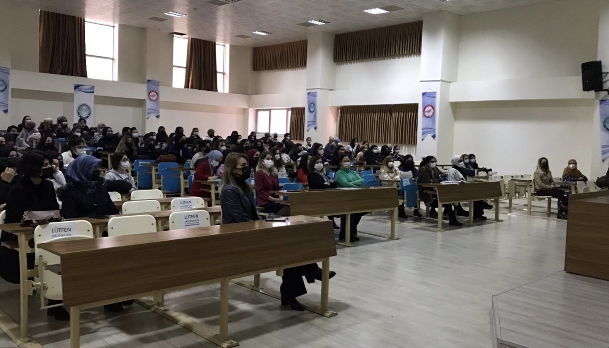 İngiltere'de Ebelik Eğitimi ve Hizmetleri Konulu Konferans