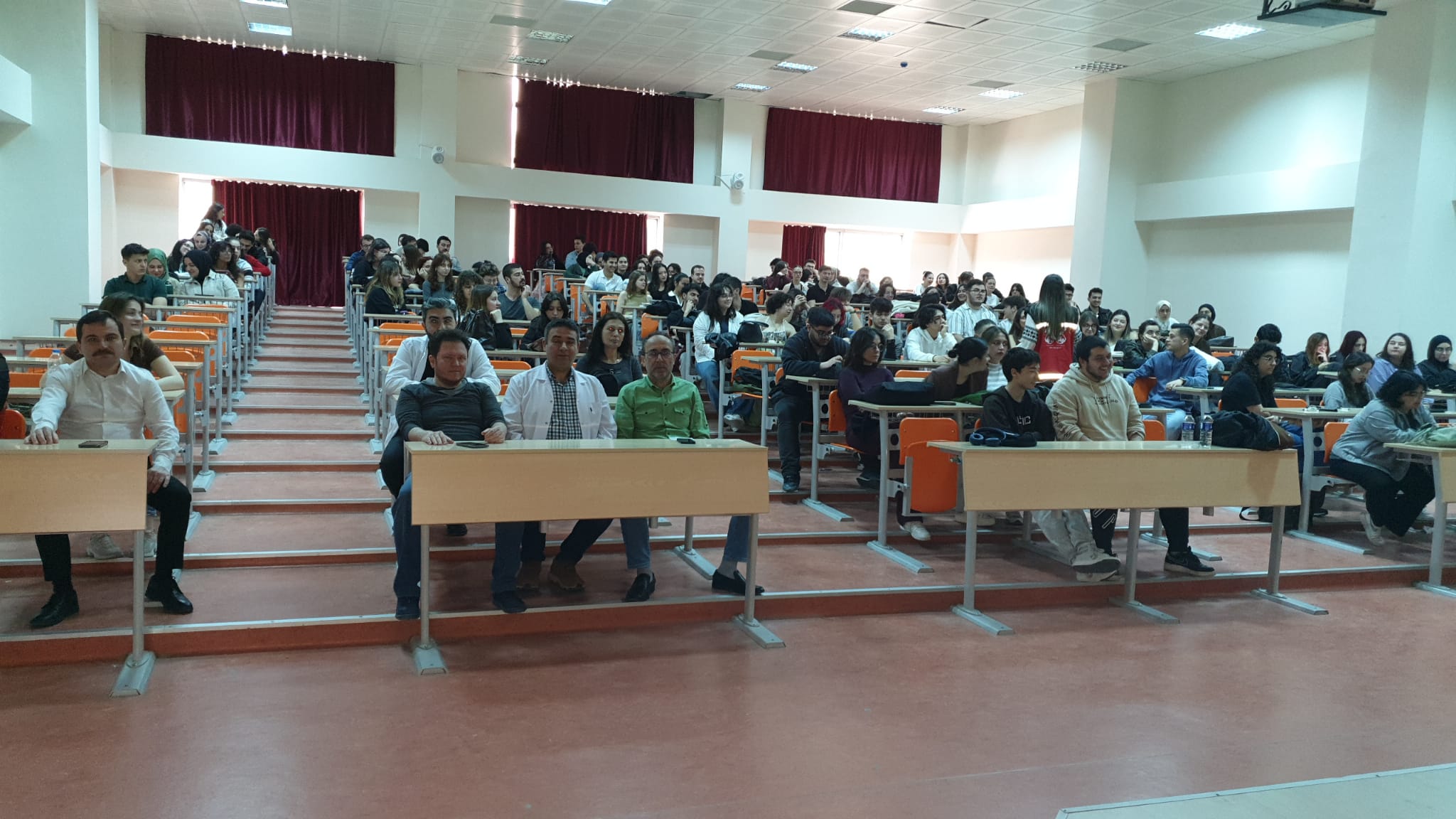 Balıkesir Üniversitesi Veteriner Fakültesinde Aile ve Şiddetle Mücadele Eğitimleri Verildi