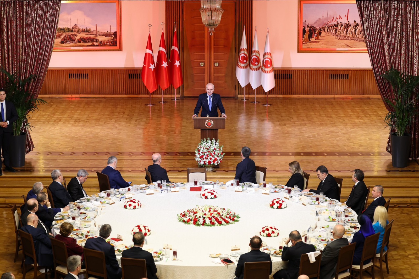 TBMM Başkanı Kurtulmuş, Rektörlerle İftar Programında Bir Araya Geldi 3