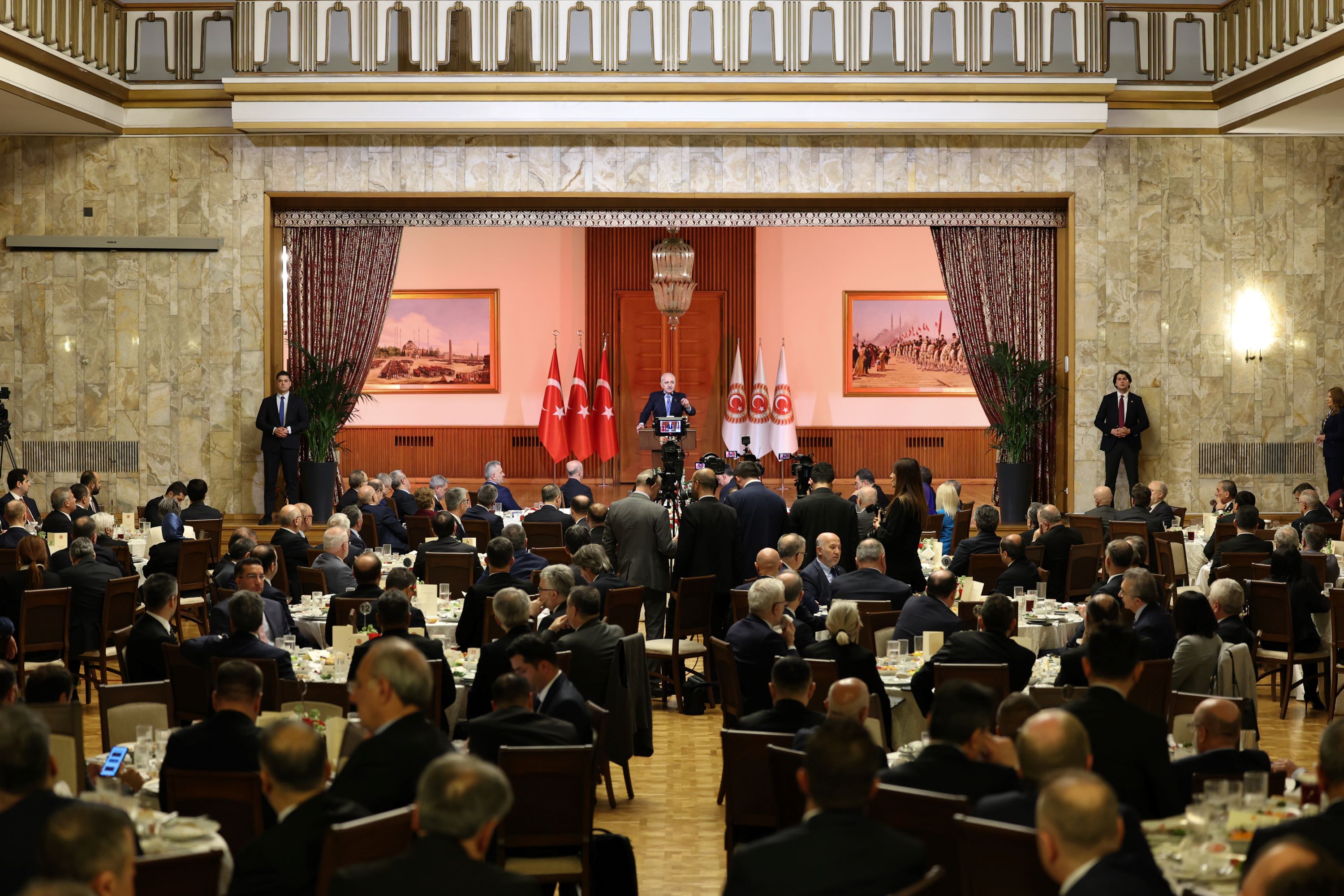 TBMM Başkanı Kurtulmuş, Rektörlerle İftar Programında Bir Araya Geldi 4