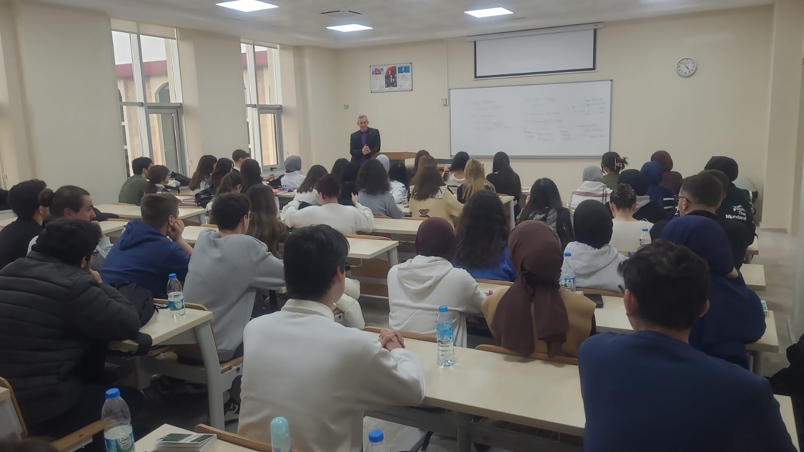 Doç. Dr. Jordan Delev, Hukuk Fakültesi Öğrencileriyle Kariyer Planlama Dersinde Buluştu 2