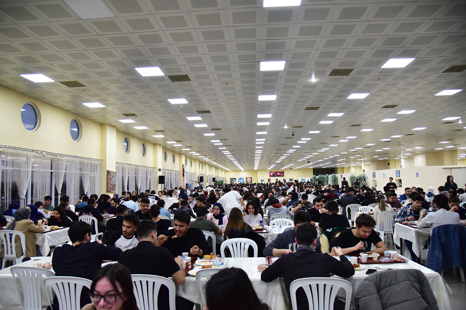 BAÜN’de Ramazan Coşkusu: “Üniversite Vakfı ve BAÜN Yönetiminden Öğrencilere Gönül Sofrası” 7